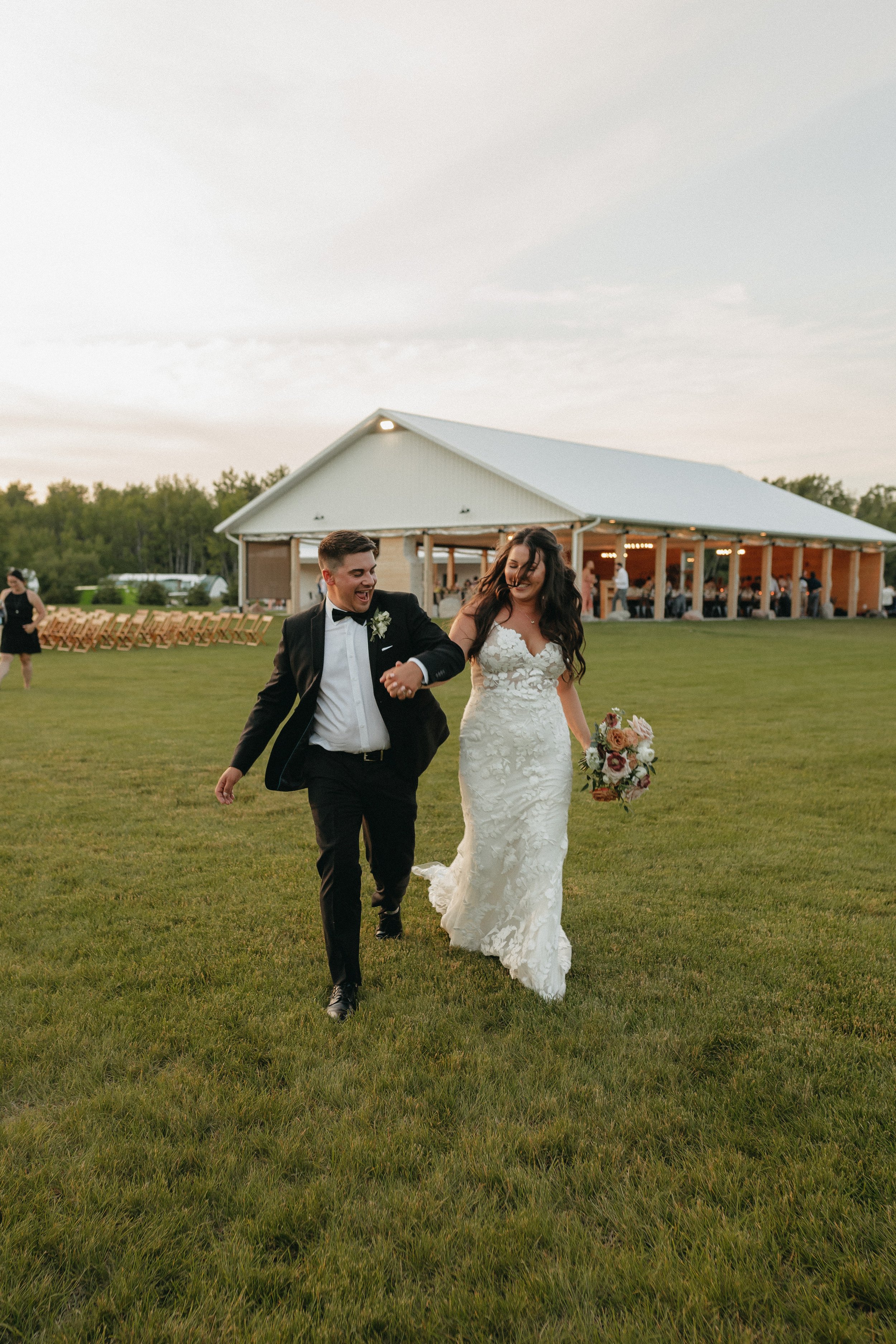 Rachelle+Devon_July-15-2022.CaitlinLouisaPhotography-975.jpg