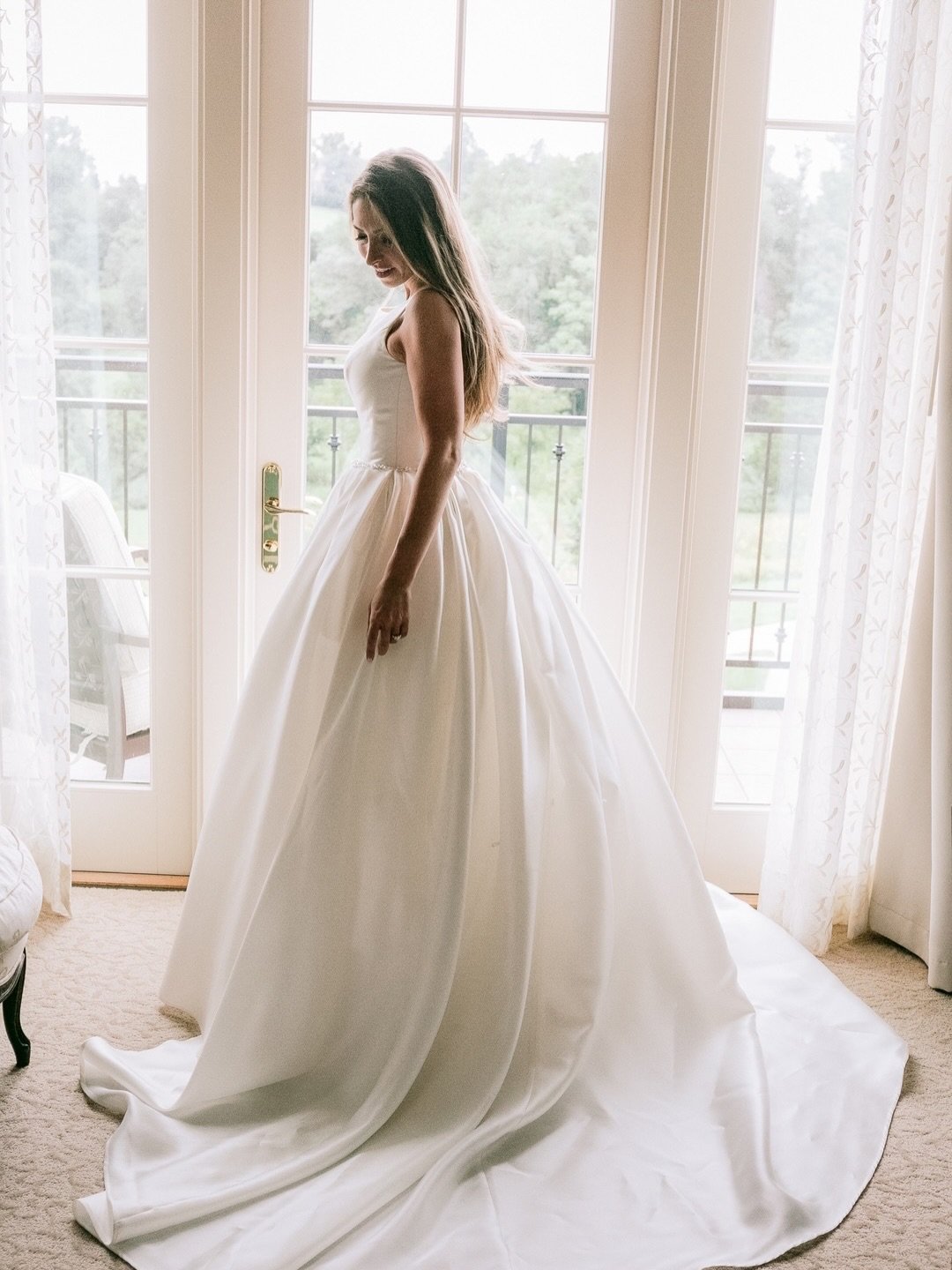 Her carriage awaits 🐎 💫