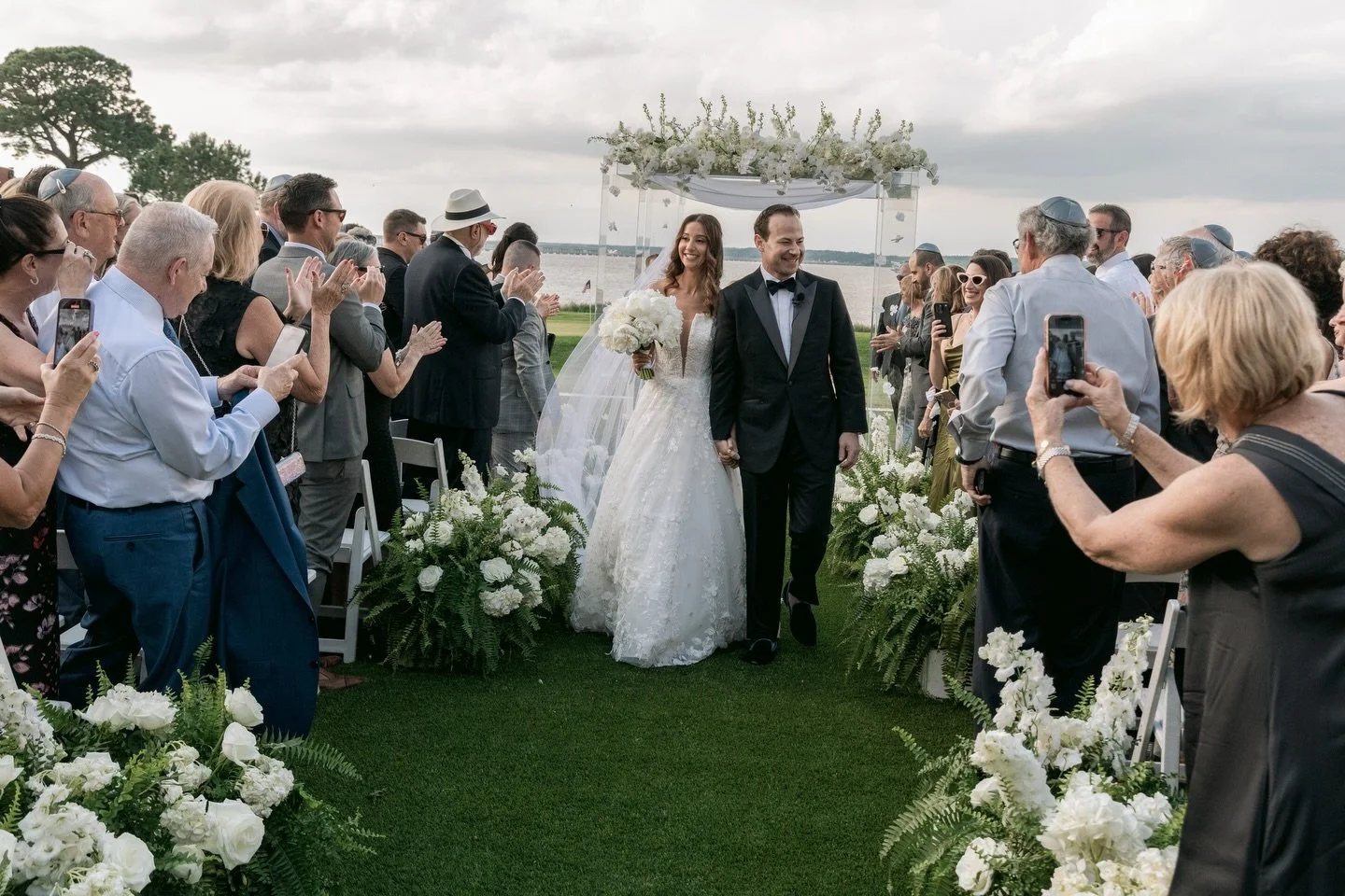 Voila! Mr. and Mrs. 💫