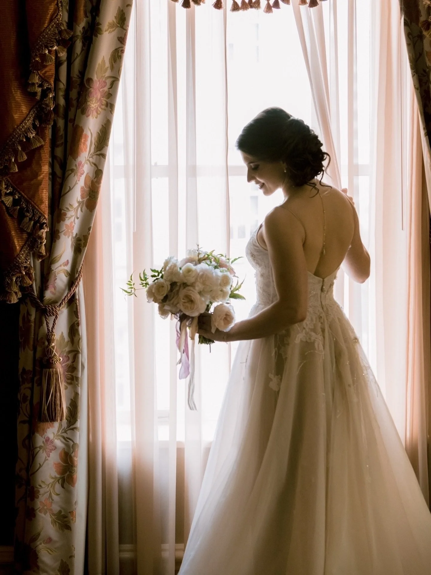 A wonderfully wondrous day to get married 💫