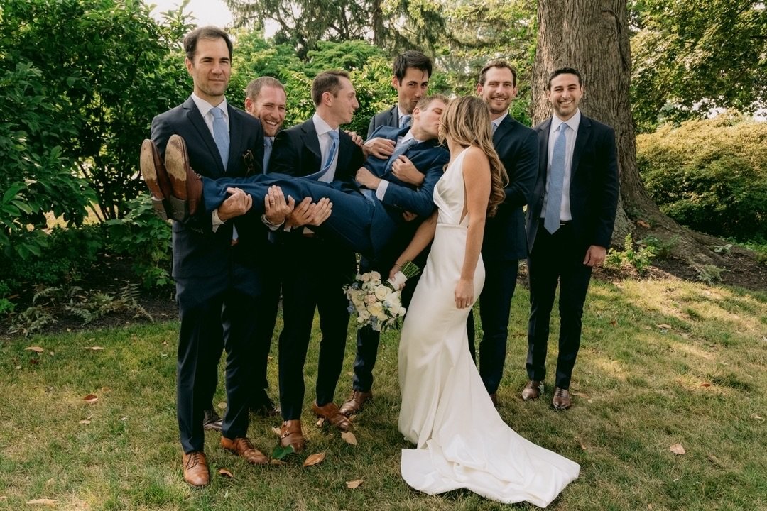 Friends who lift each other up 💫