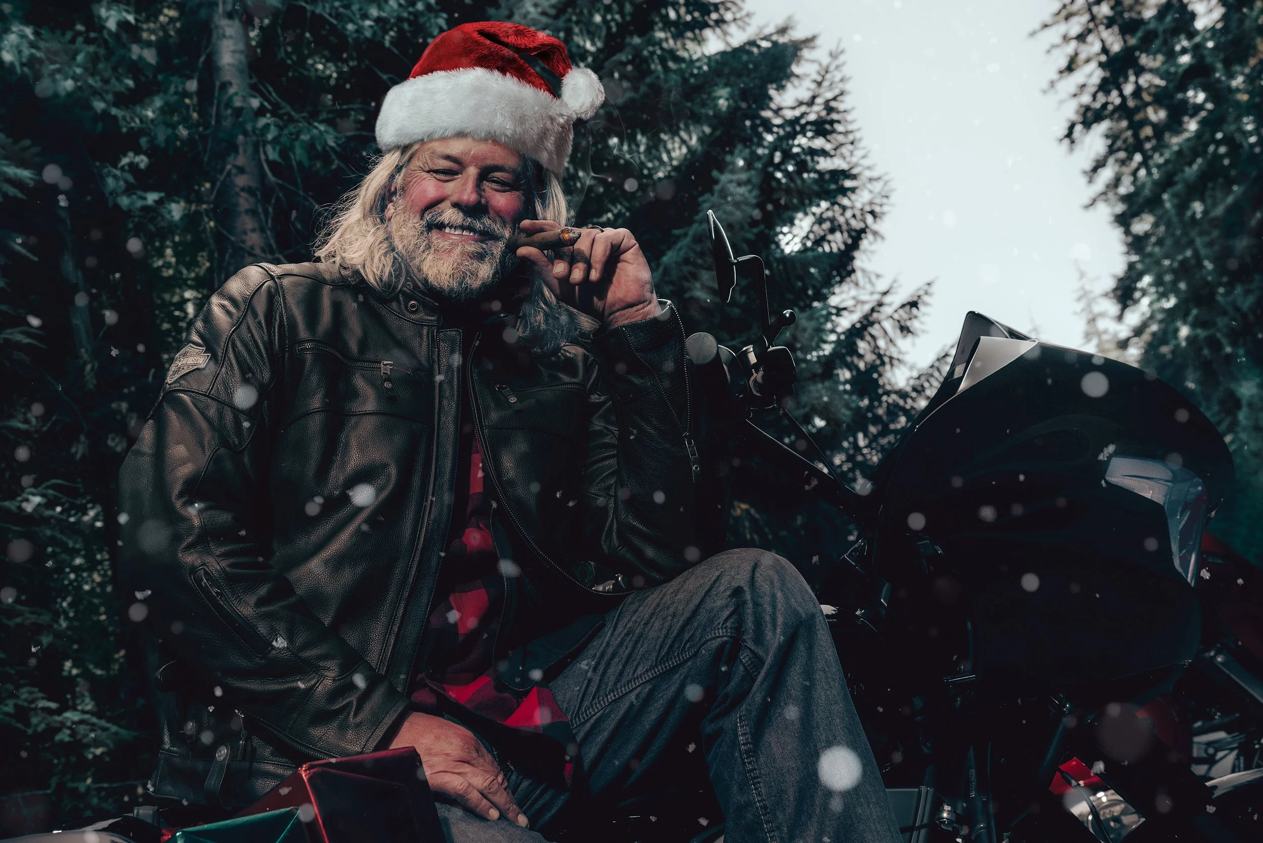 116150-250723-Lifestyle-2UP_HOLIDAY_18449_AB_W1 copy 2.jpg