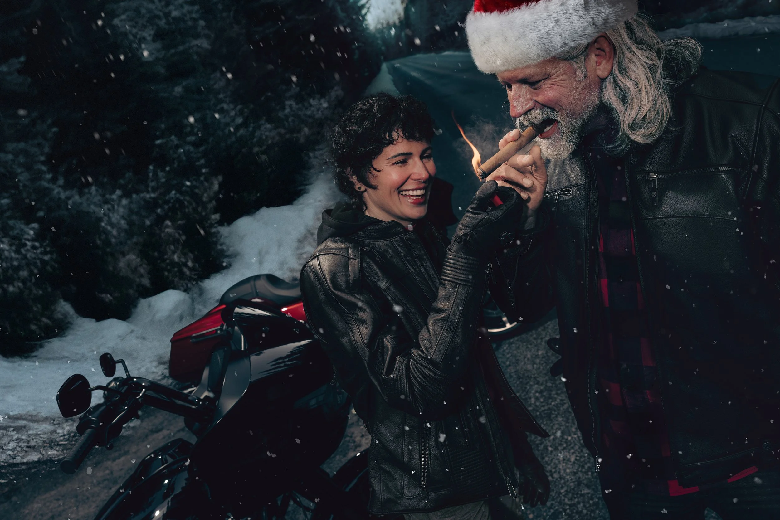 116150-250723-Lifestyle-2UP_HOLIDAY_18317_AB_W1 copy 2.jpg