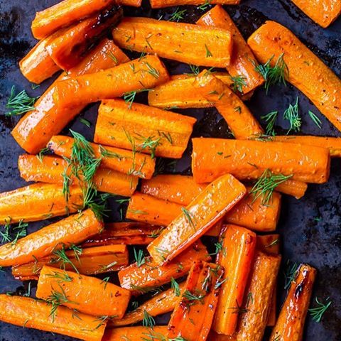 Honey Roasted Carrots is now up on the blog (link in profile!) #food #foodpic #f52grams #feedfeed #cleaneating #eatclean #healthyeating #healthylifestyle #foodstagram #instafood #instarecipe #yum #dinner #lunch #vegetarian #ediblesoundbites #nofilter