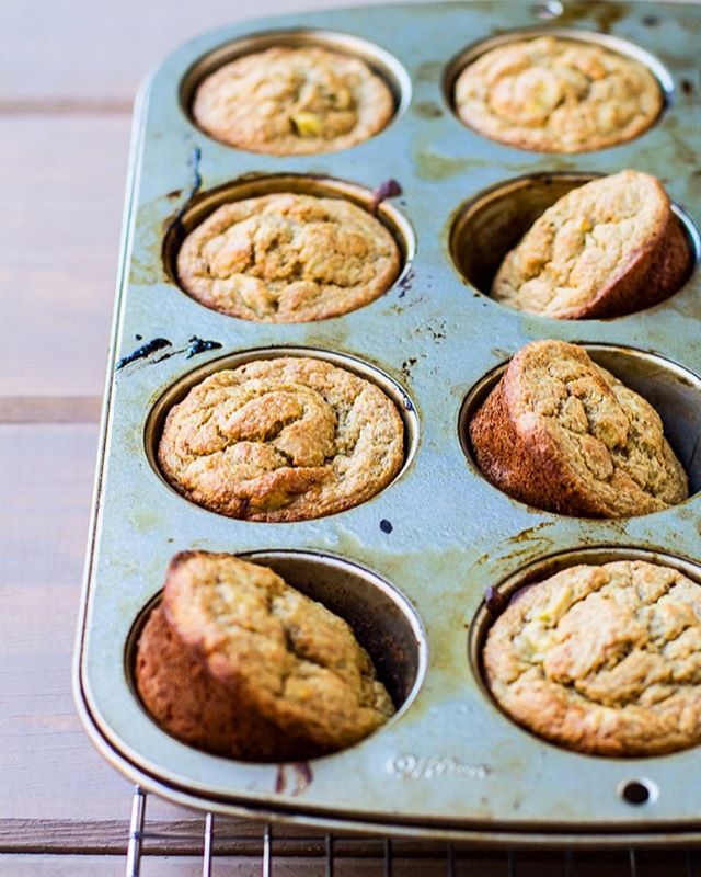NEW recipe! Super moist banana bread muffins. These are low in sugar (only 4.7g per muffin) and made with oat flour. Recipe on the new blog! Link in profile.