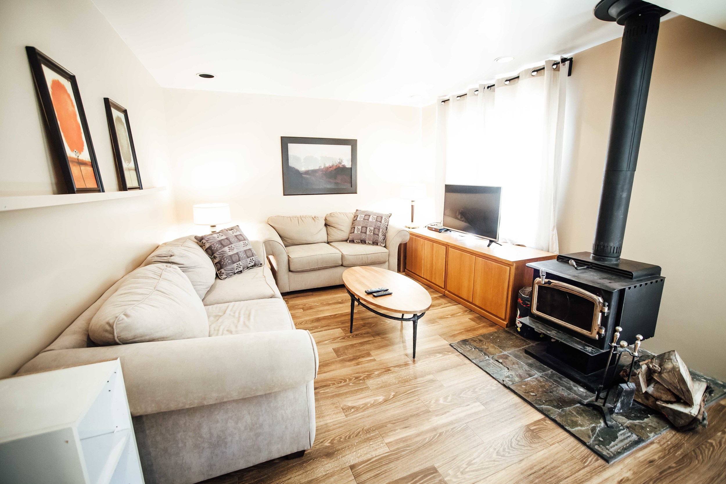 Alpine South Living Room - Ride On Whistler