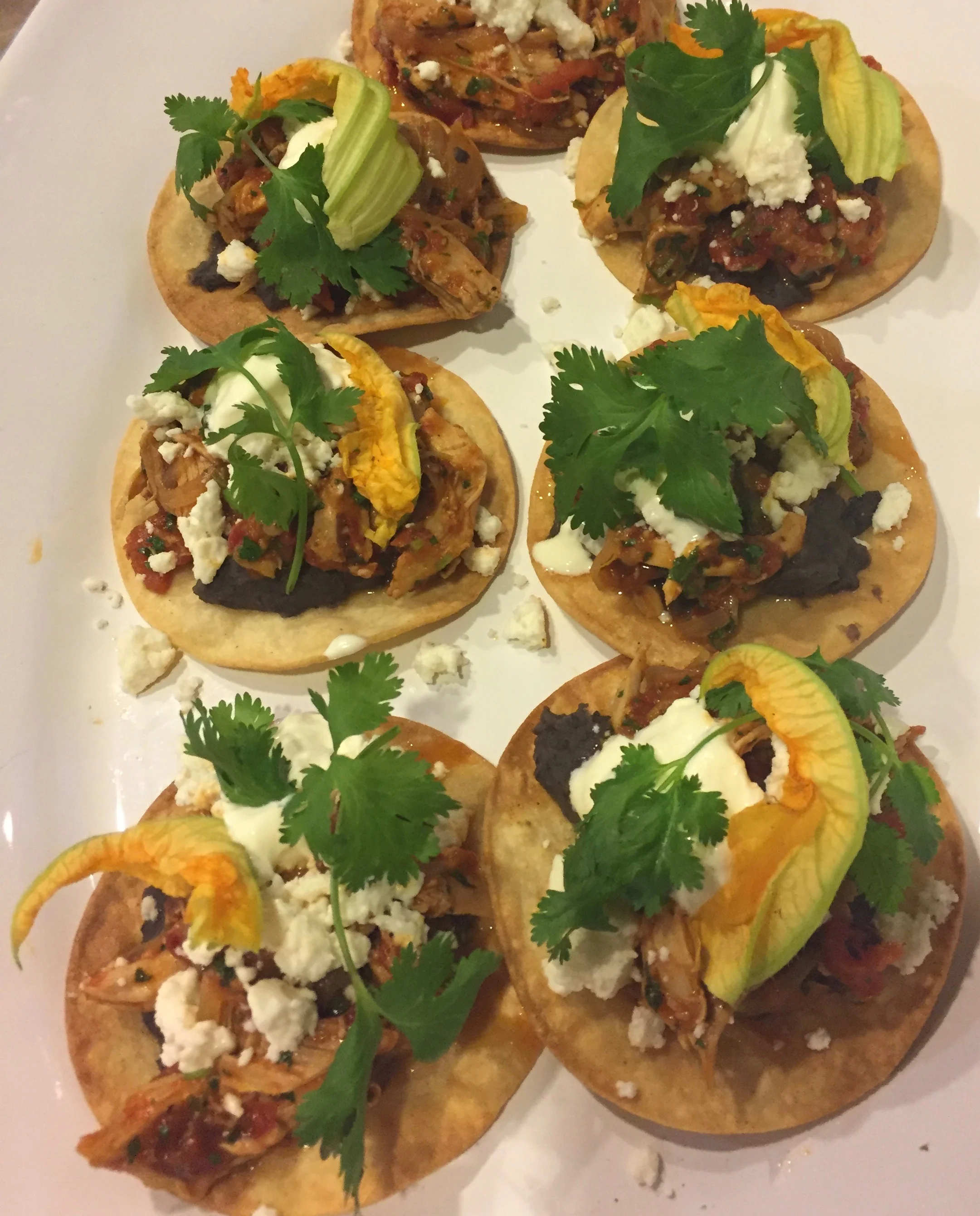 tostada de tinga.jpg