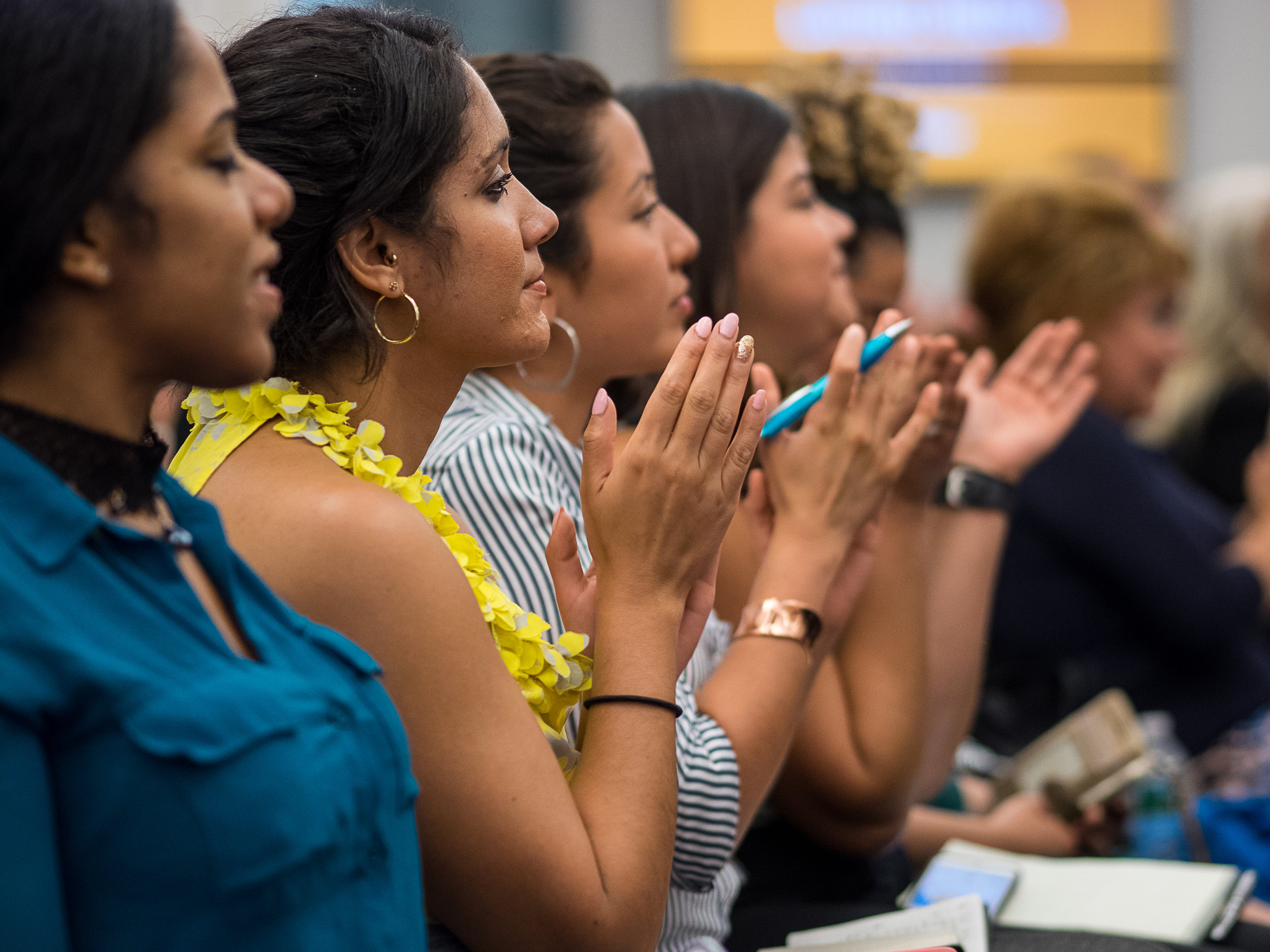La actividad tuvo como participantes a diversos profesionales latinos de los medios de comunicación. (Fotos por Yunuen Bonaparte / CUNY)