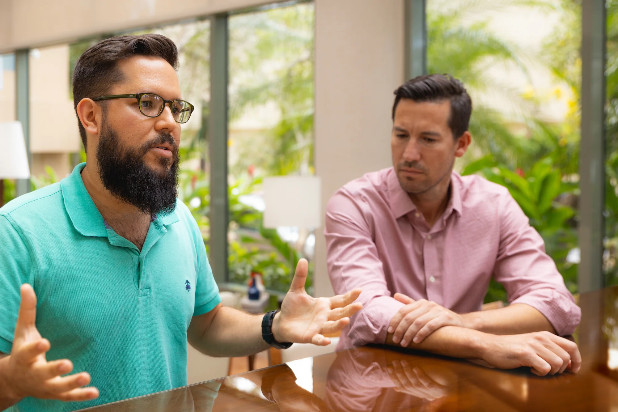 Arturo Pérez, director creativo asociado de Young and Rubicam Puerto Rico, junto a Edgardo Rivera, CEO de la agencia DDB Latina Puerto Rico.