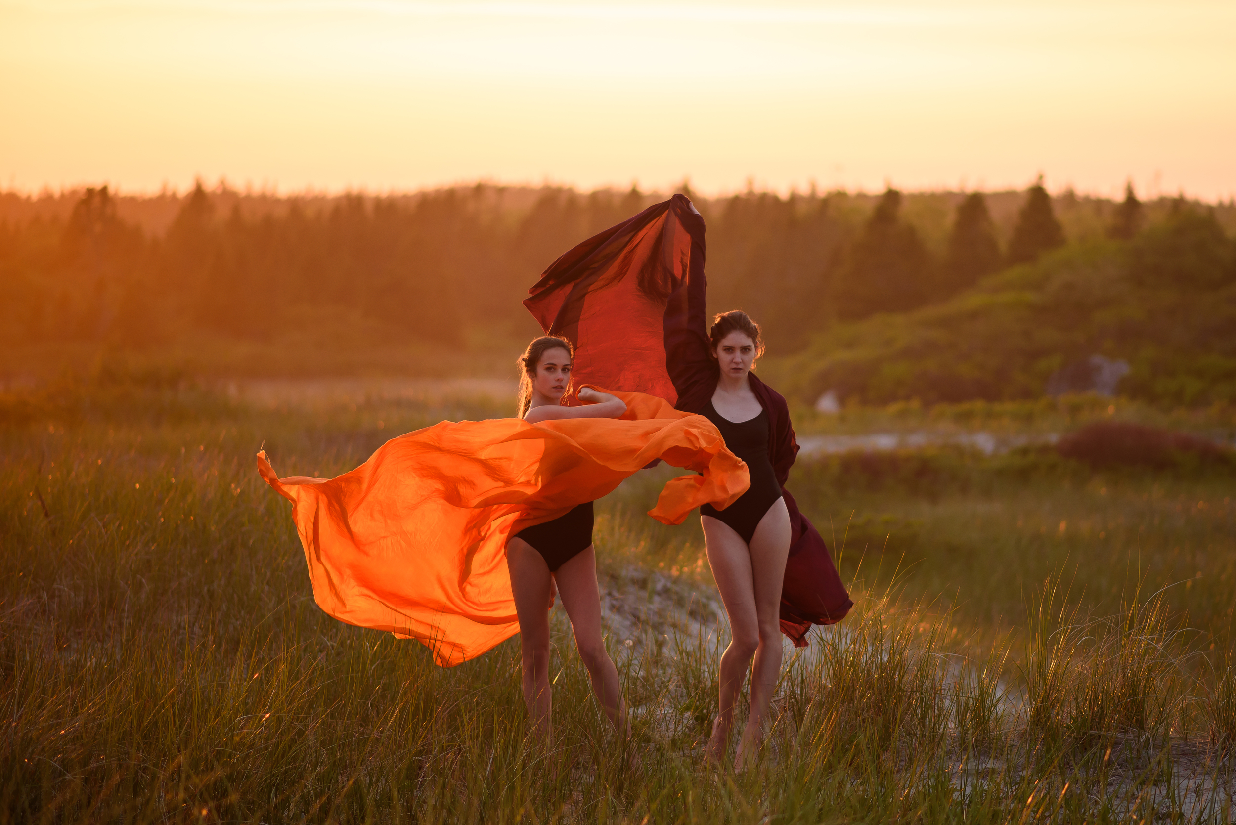 Photography: S tephanie Lane l Models: Katie McDonald & Allie McLaughlan-Richards l Hair: Julia Everhair l Designer: Dee Wilkie
