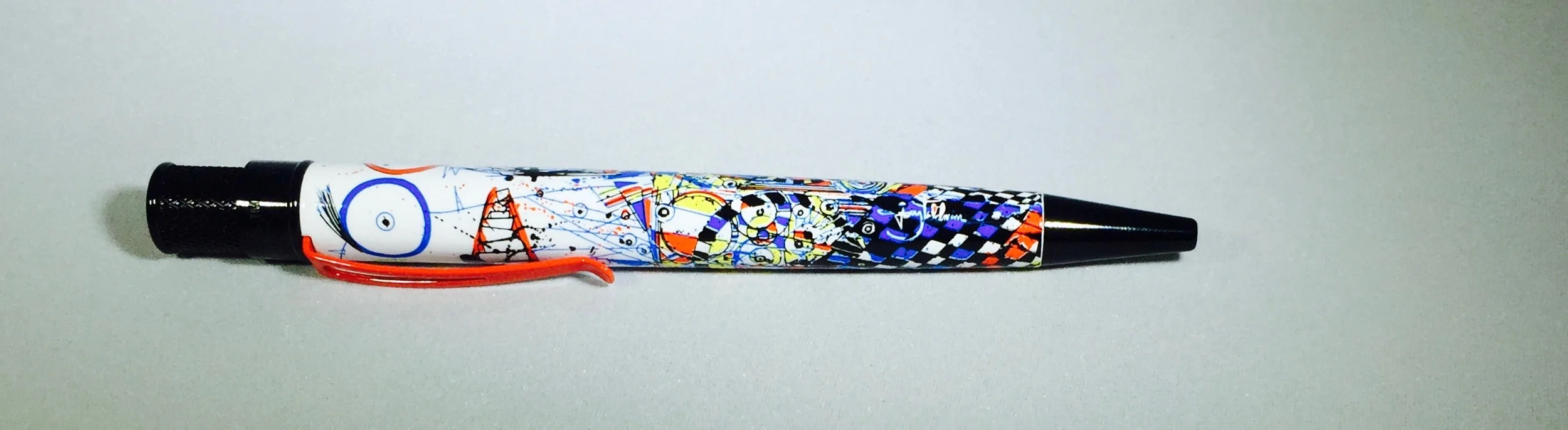 The defining feature of this pen is the artwork on the barrel.
