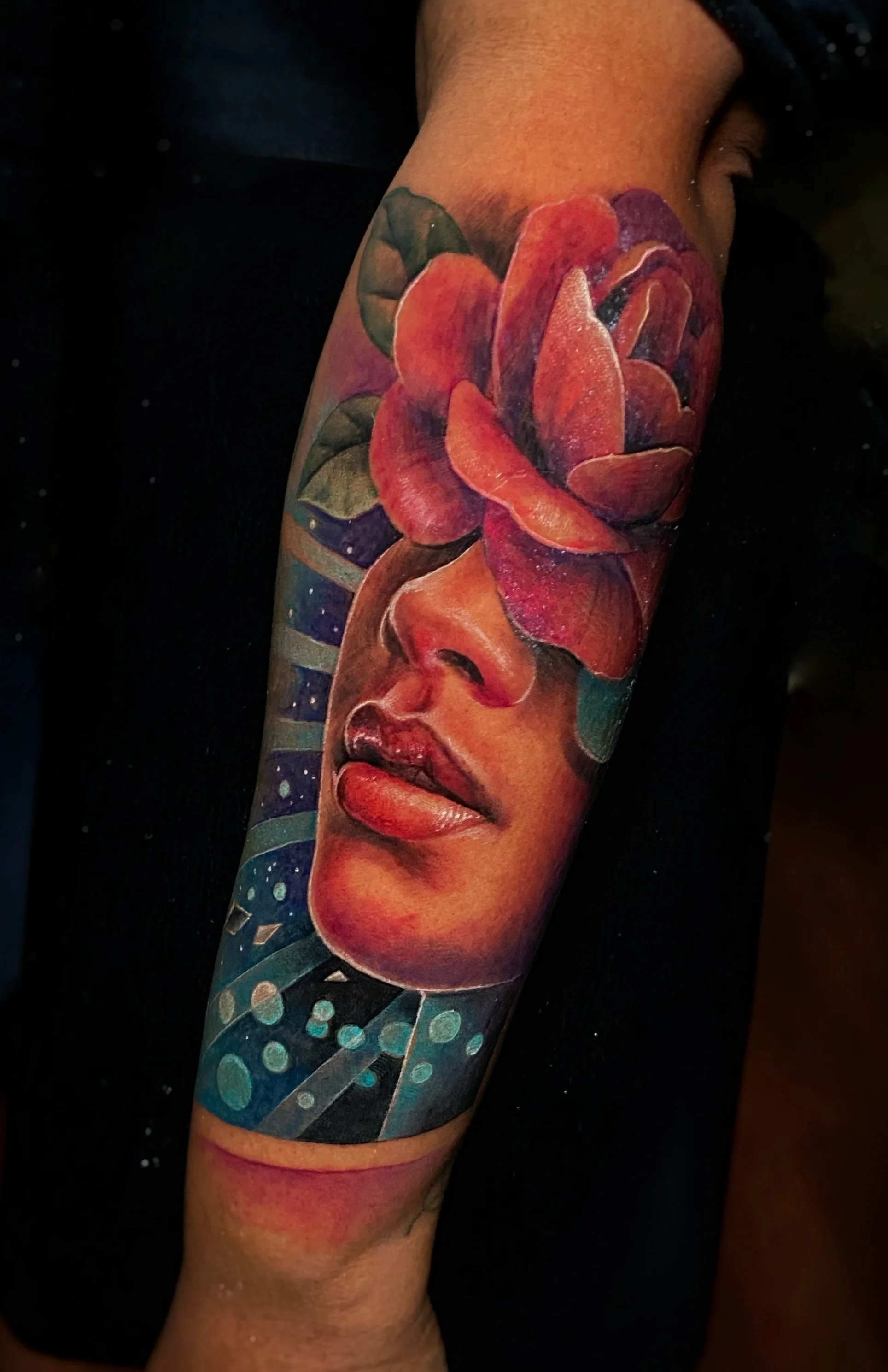 dark-skin-space-woamn-tattoo-adrianahallow.jpg
