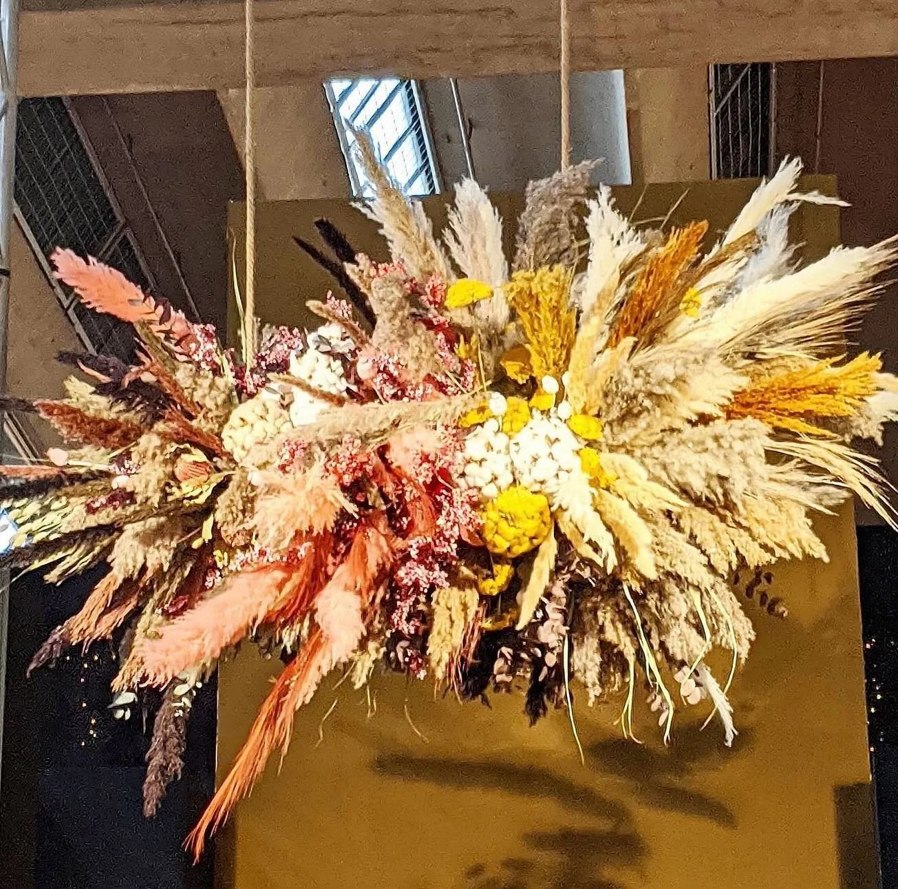 Thrilled to have Laurie from @amuseflorals back on board for her 3rd Art in Bloom. Take a look through some of her past creations, just stellar! Only one more week!
#artinbloom #flowerartist #richmondhillga