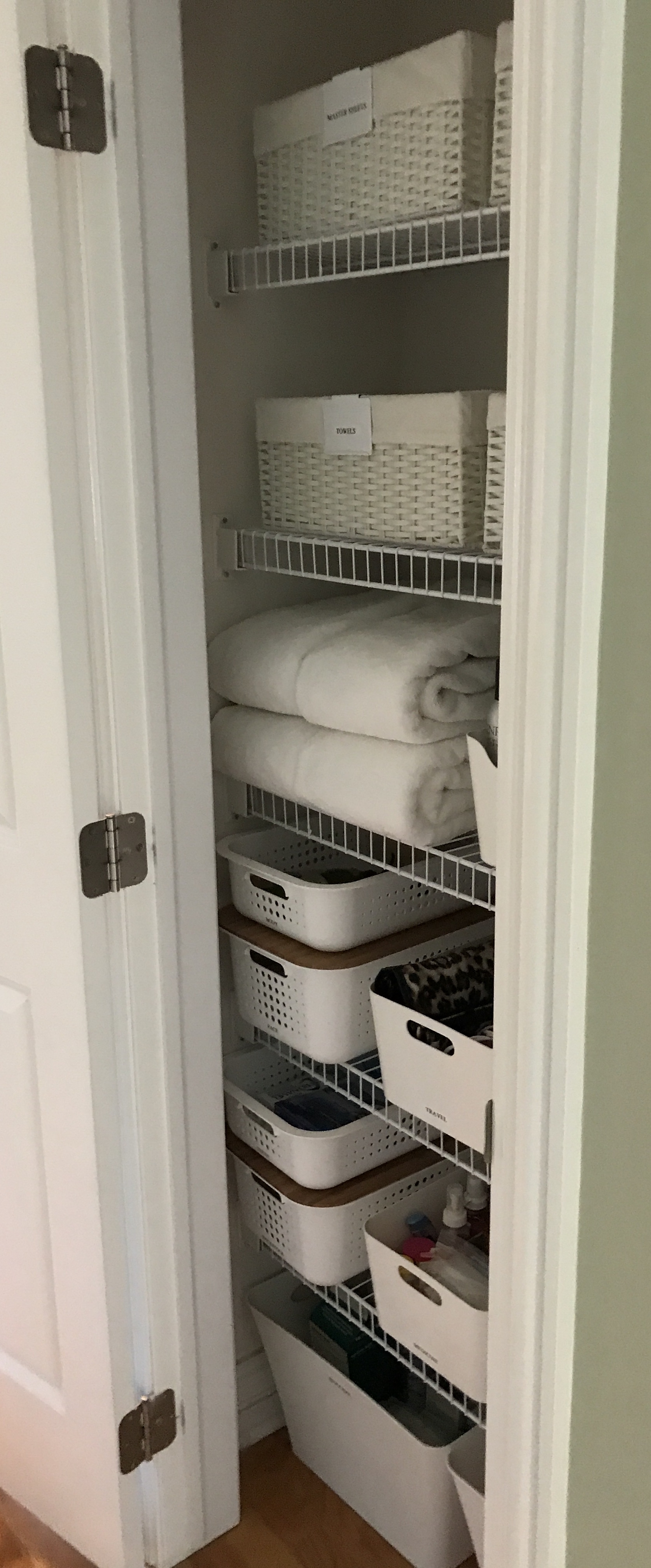 Linen Closet AFTER