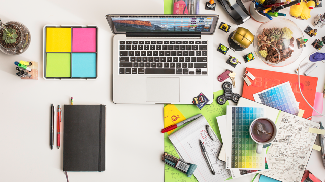 MKTDESIGN-348-Messy-Desk_Blog-640x360.png