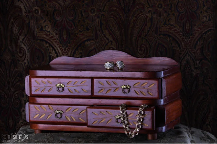 Create a Memory Book to Preserve the Stories of Heirlooms