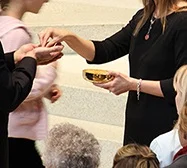 EucharisticMinister3-1.jpg