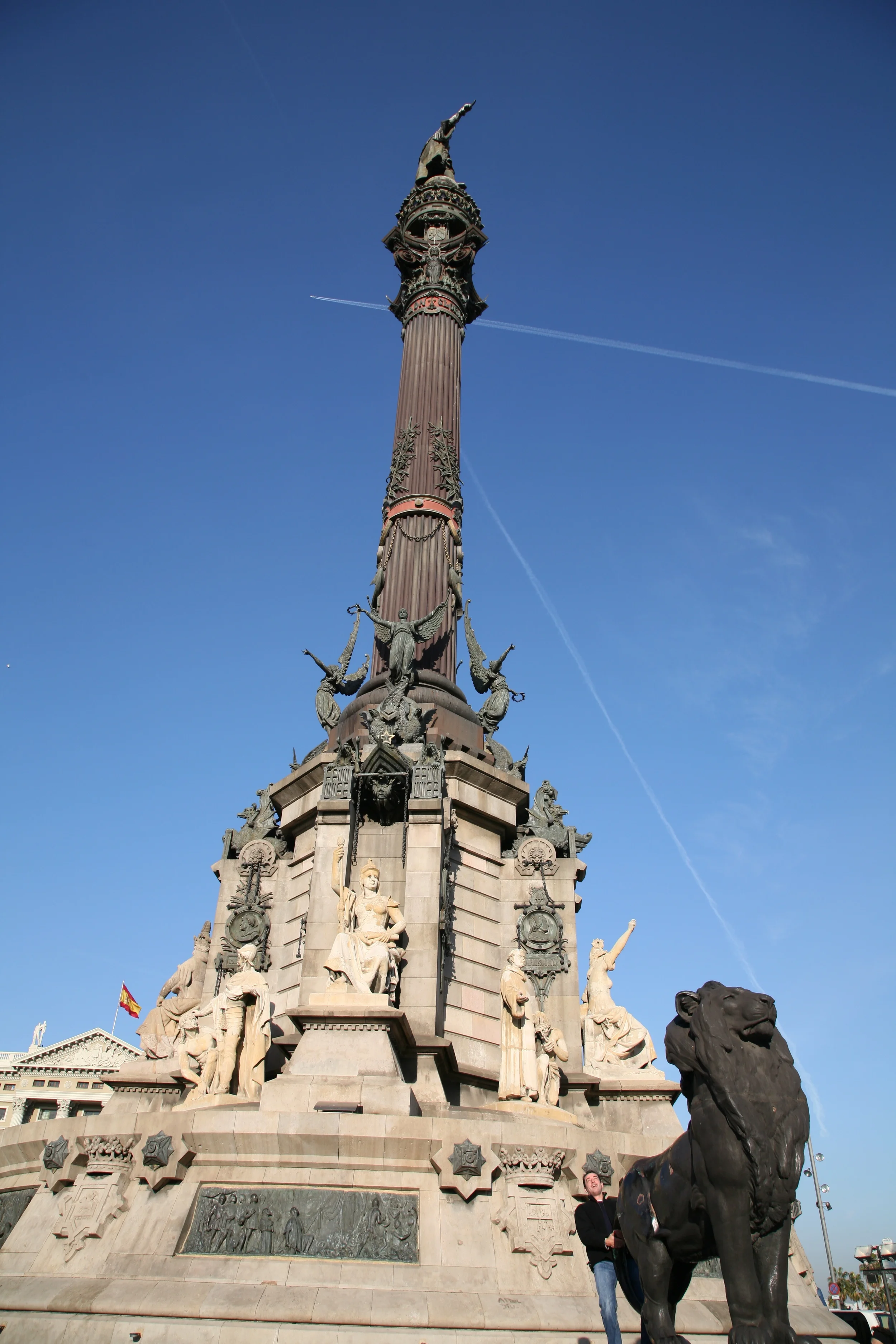  Columbus Monument at the foot of the Rambla 