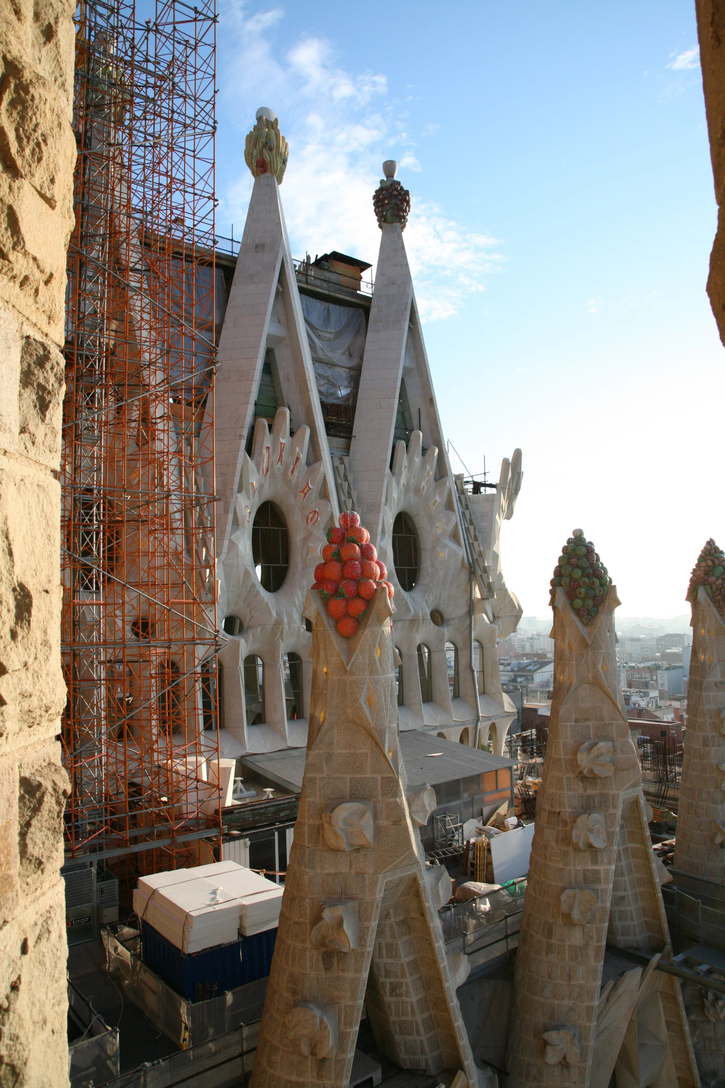  Current construction centred on the fruit decoration 