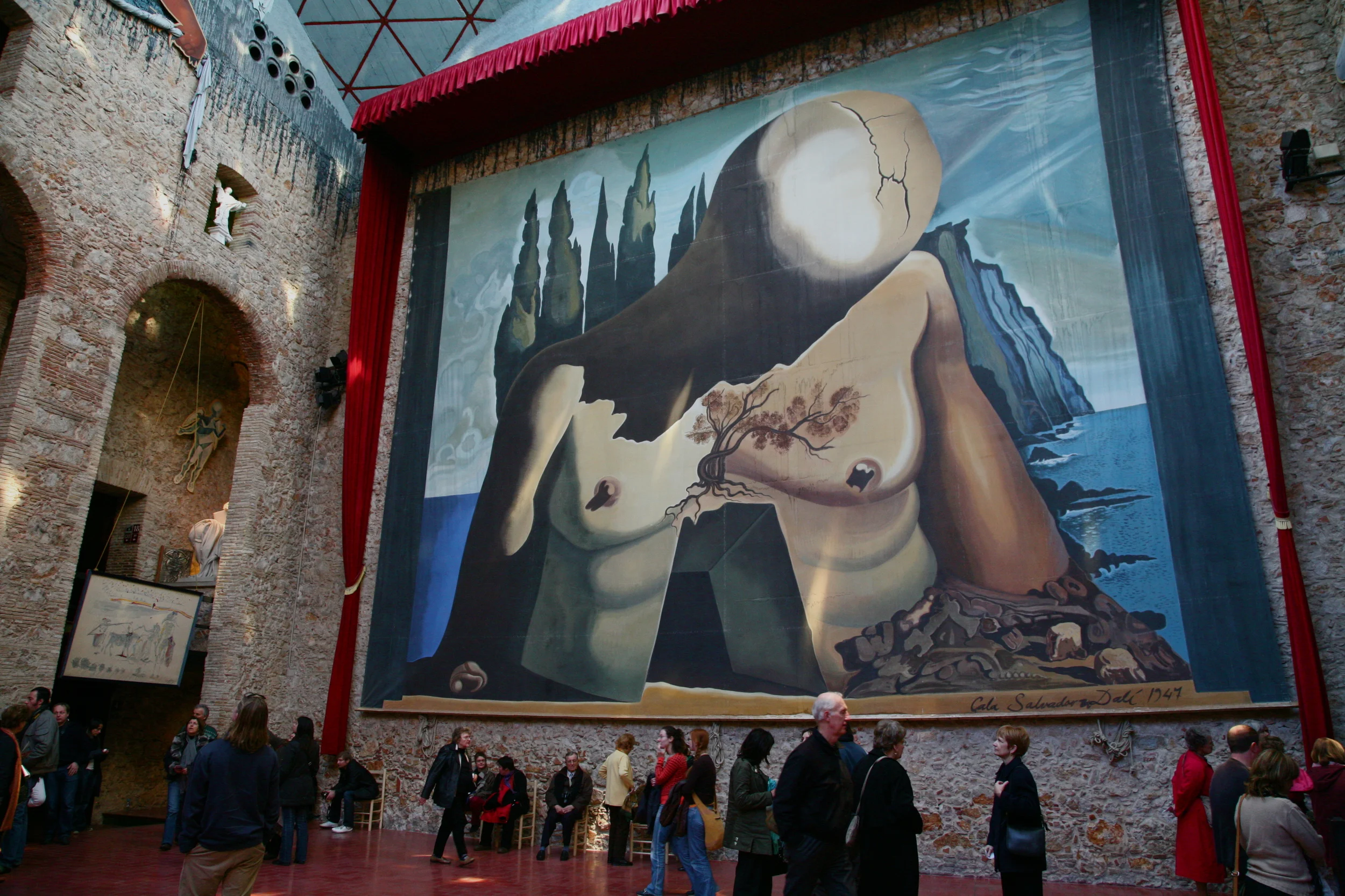  Large painting in the central atrium, Dali’s tomb is directly below here 