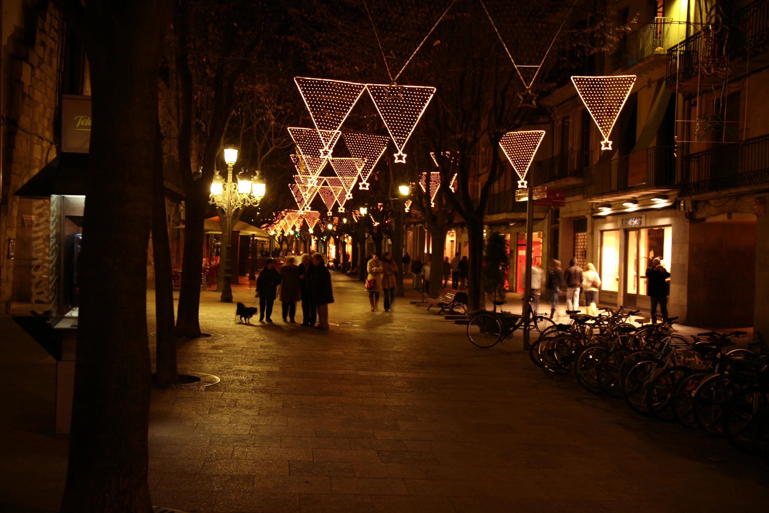  Our for a stroll in the medieval portion of Girona 