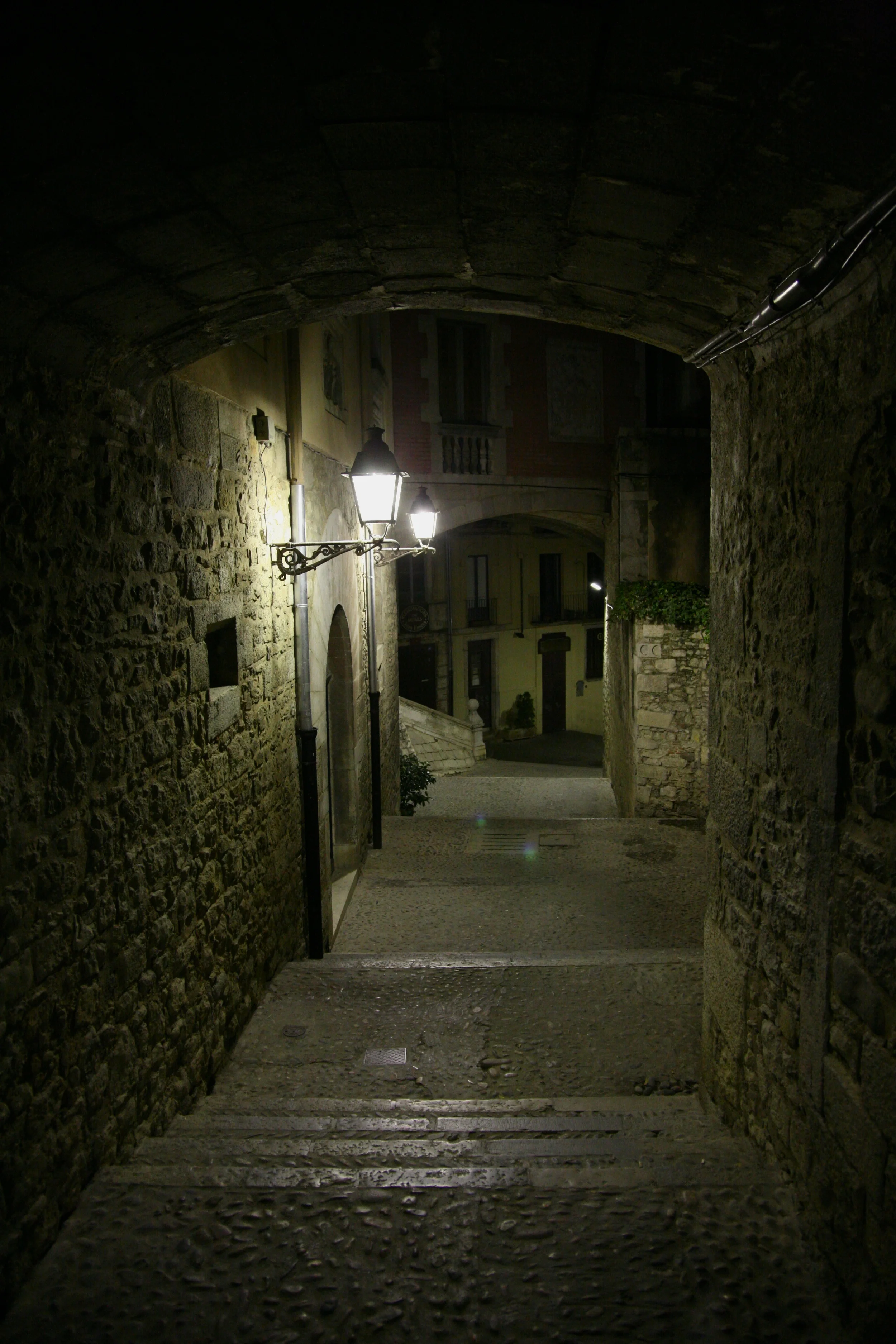  Navigating the narrow streets back to the train station 