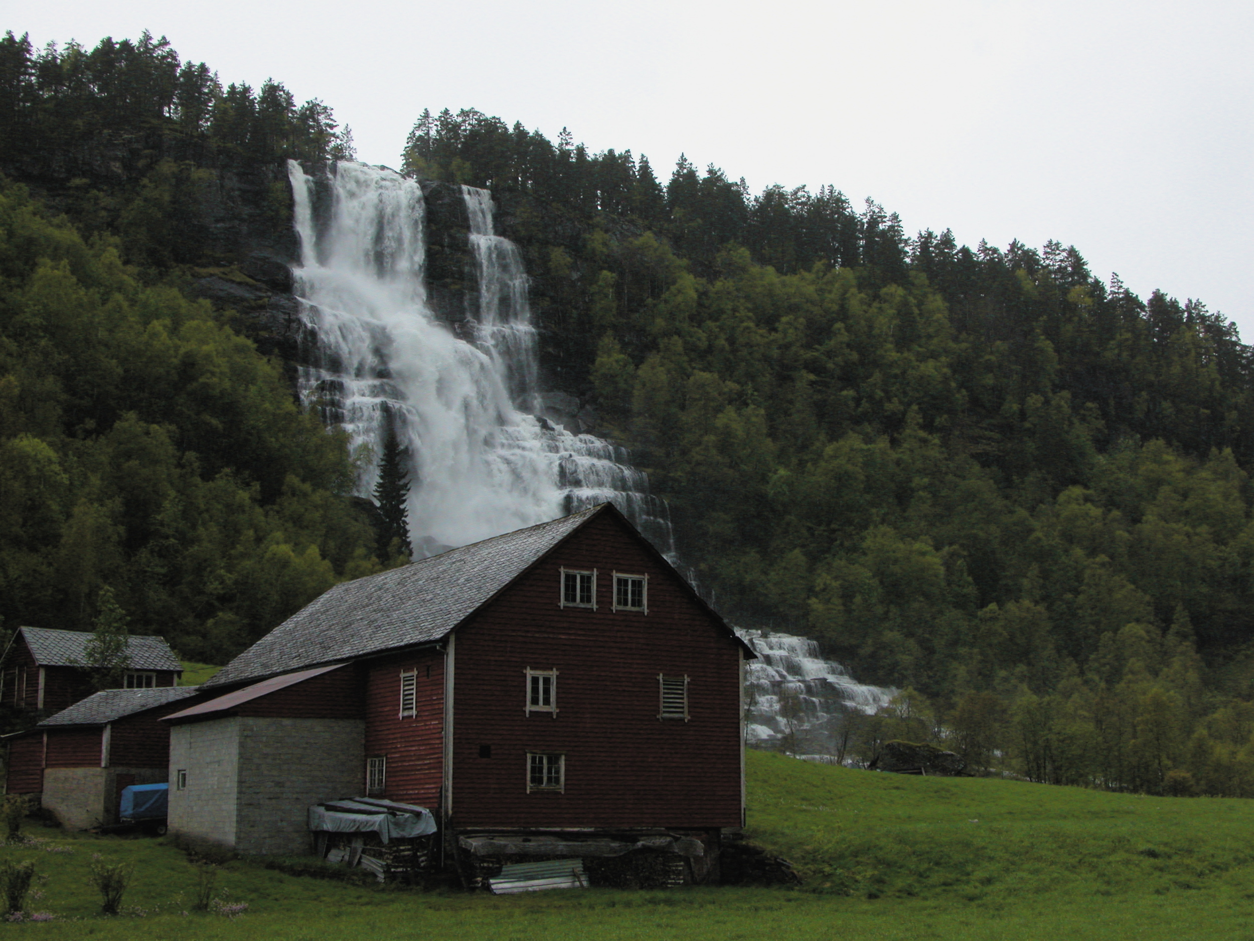  Waterfall near Flåm 