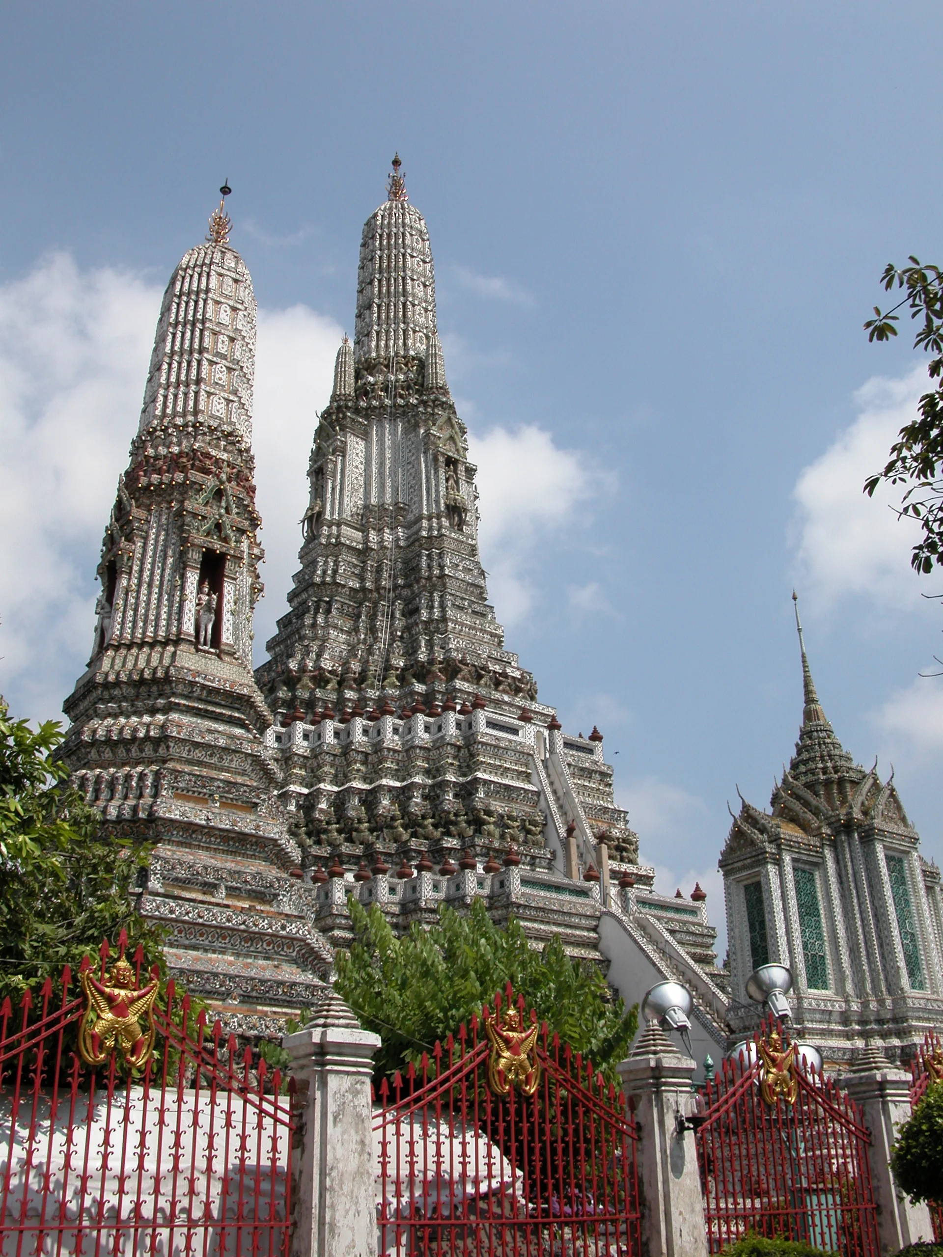  Across the river to Wat Arun (19th century) 