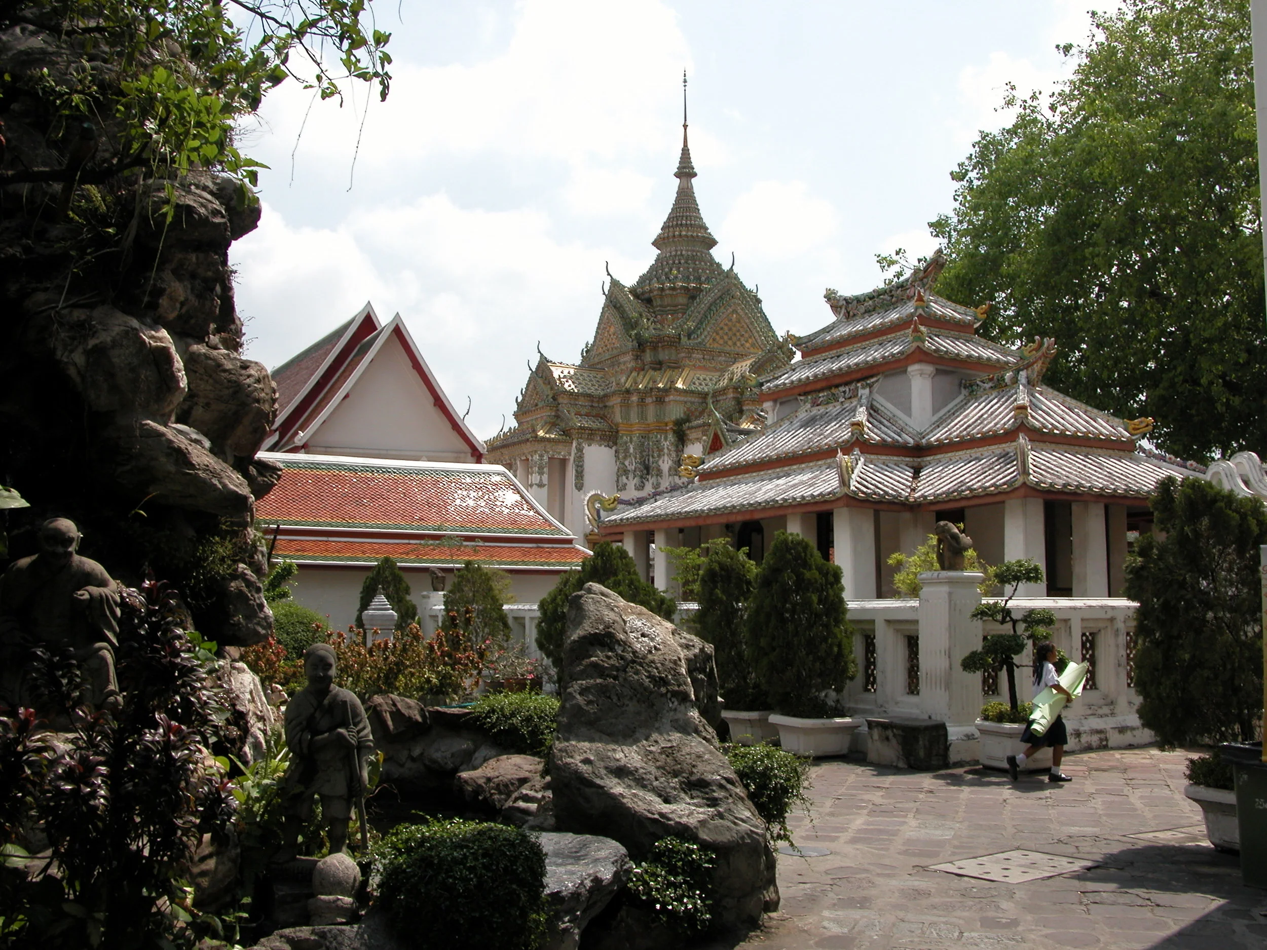  Wat Pho grounds 