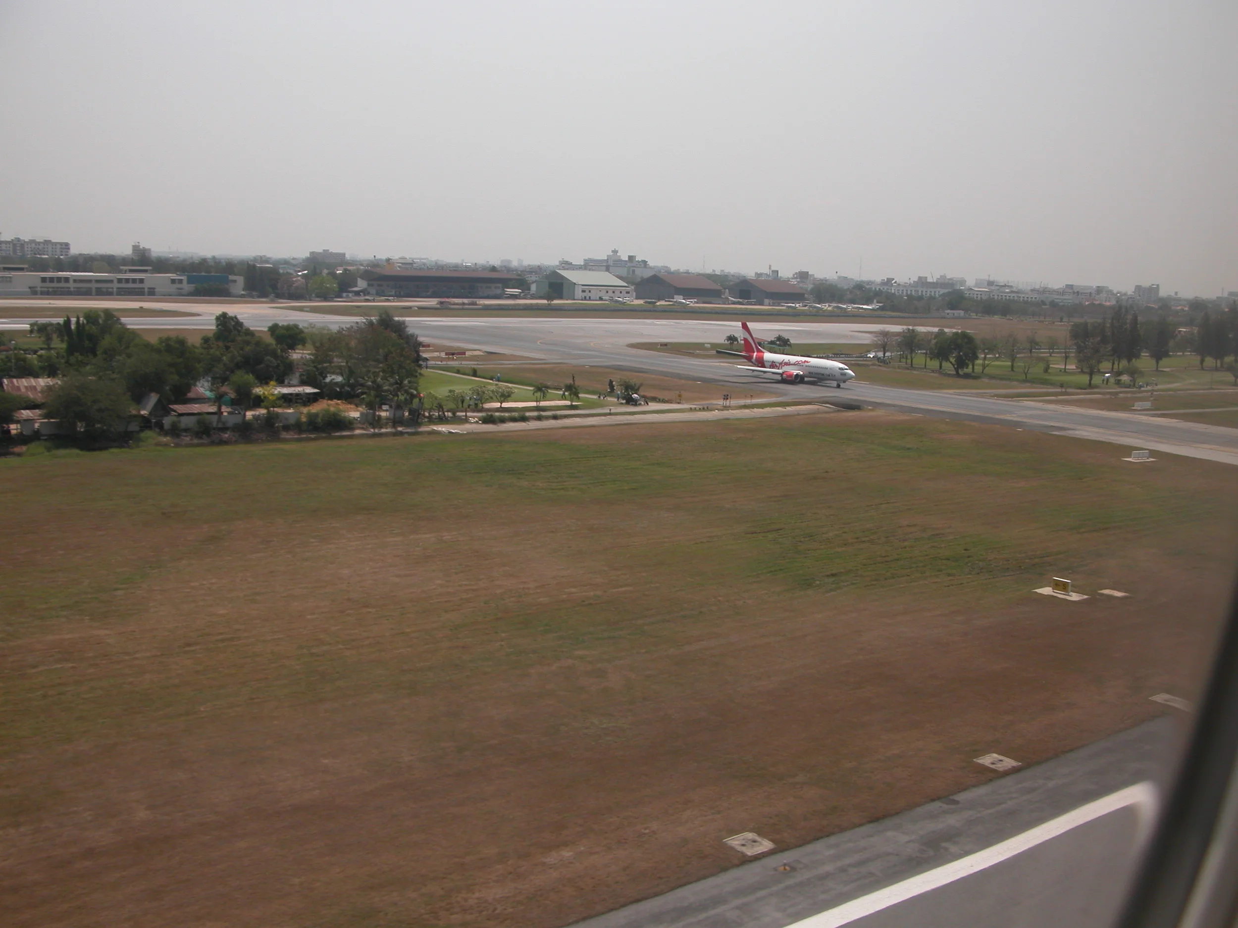  Golf course between two active runways at BKK 