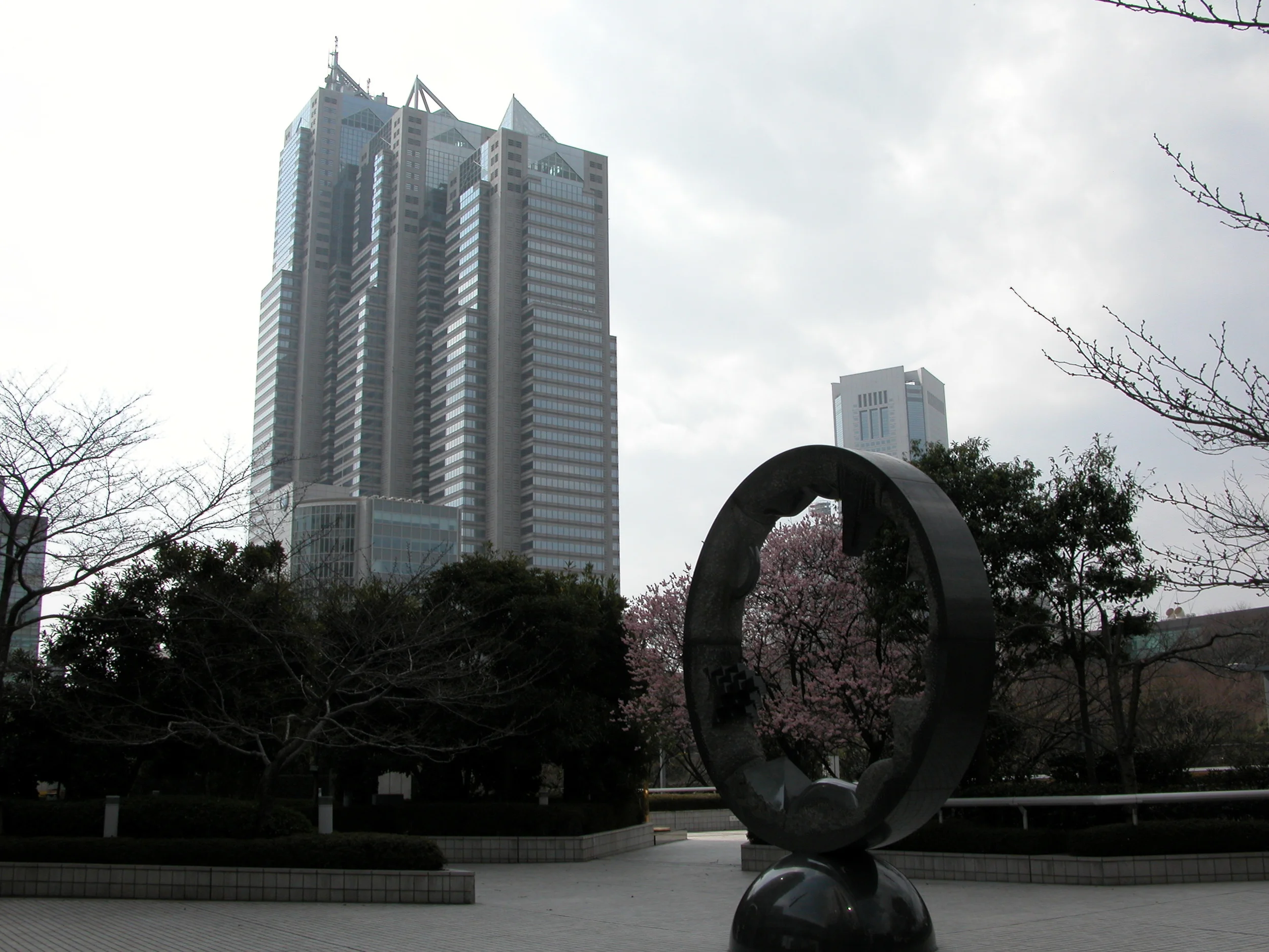  Shinjuku Chuo-Koen Park with Park Hyatt behind 