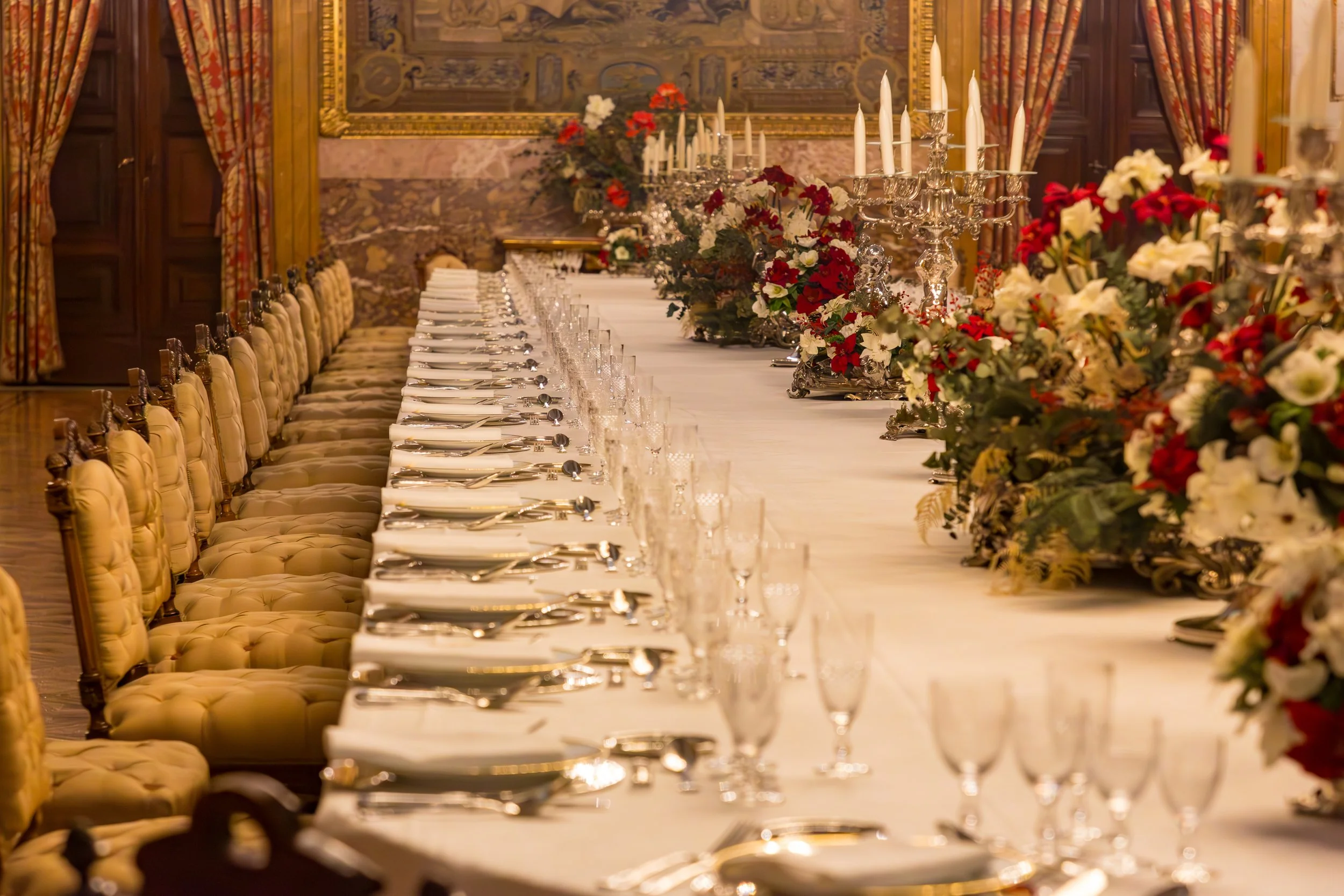 Gala dining room can accommodate up to 140 people
