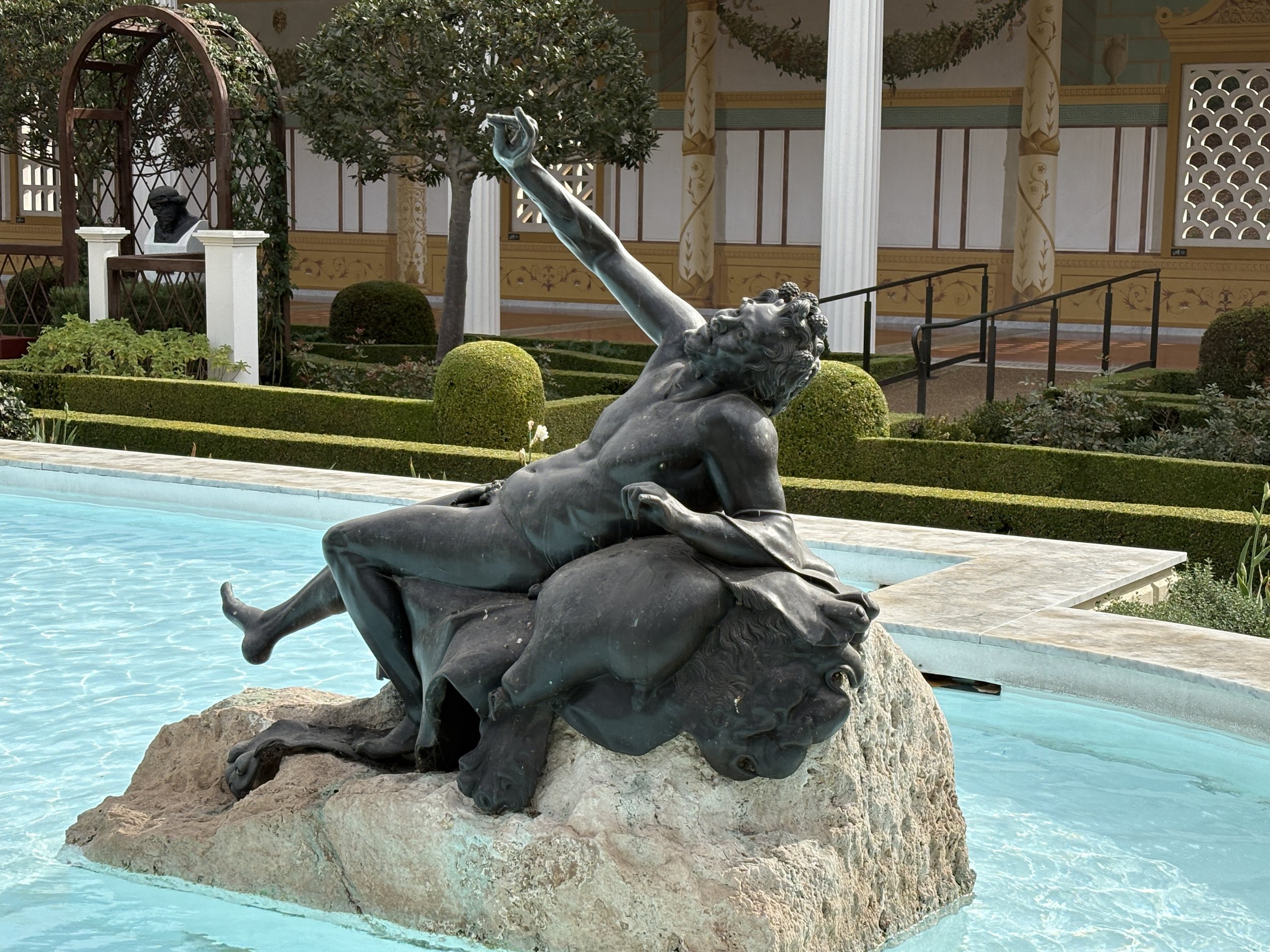  Fountain statue 