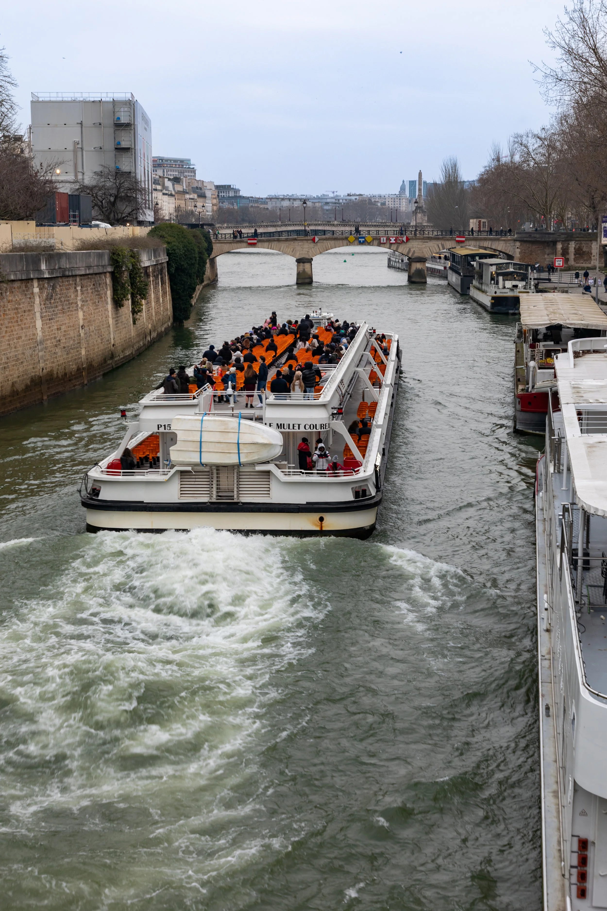  The tour boats continue right through winter 