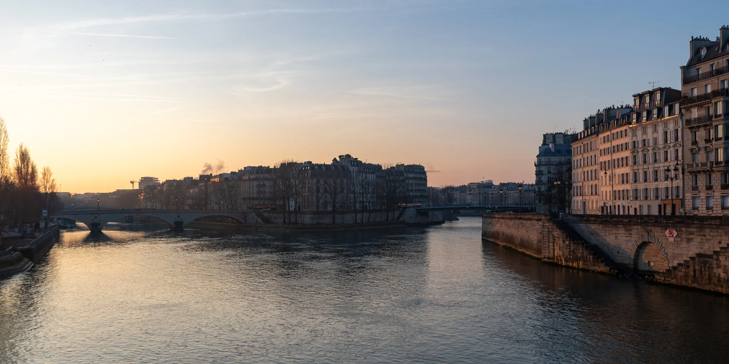  Looking up at Ile Saint-Louis 