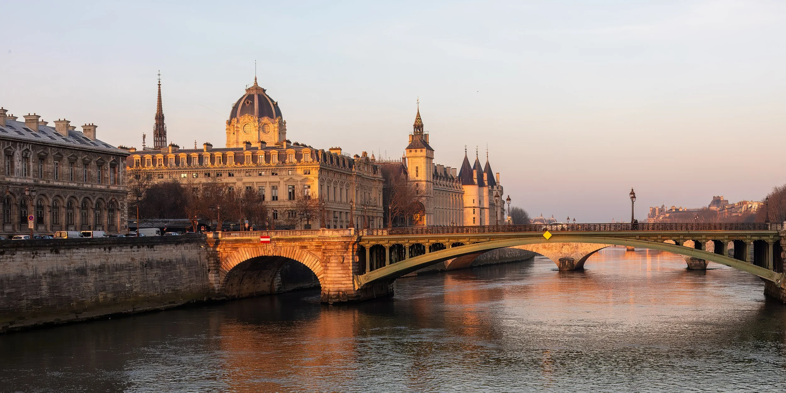  Back at Isle de la Cite at dawn 