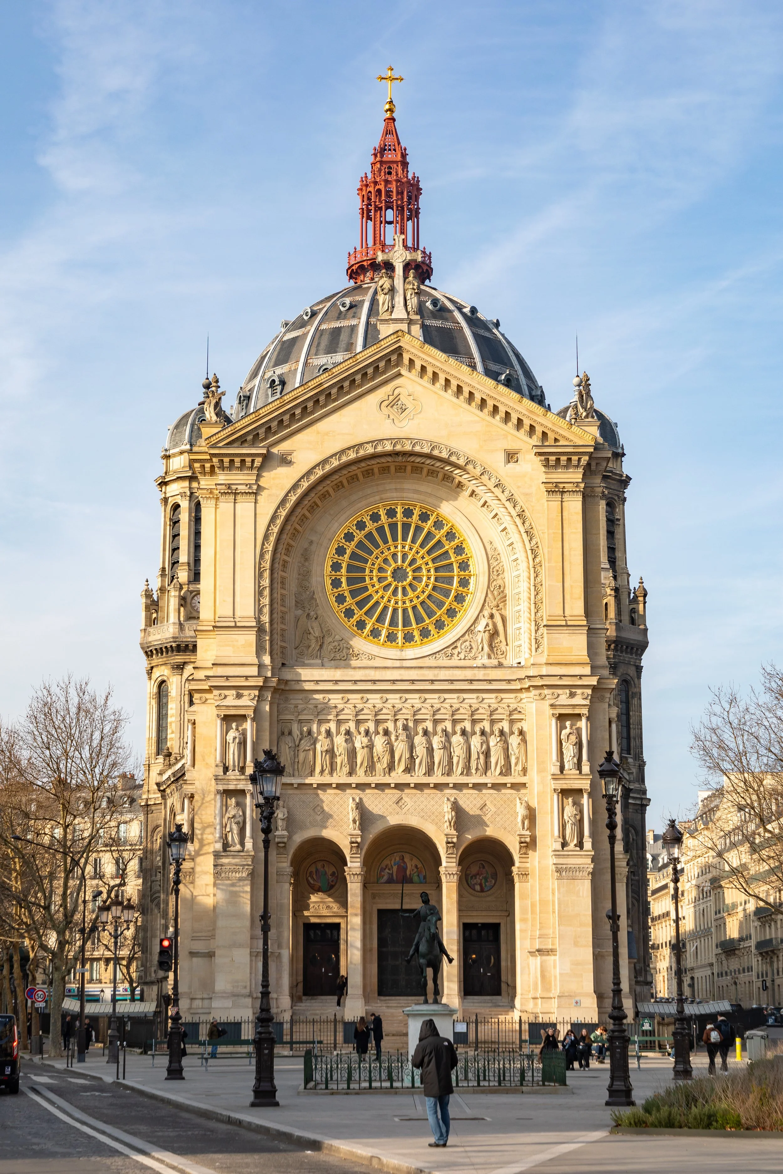 After moving hotels to the Madelaine area, we went out to explore. Saint-Augustin Church (1871) 
