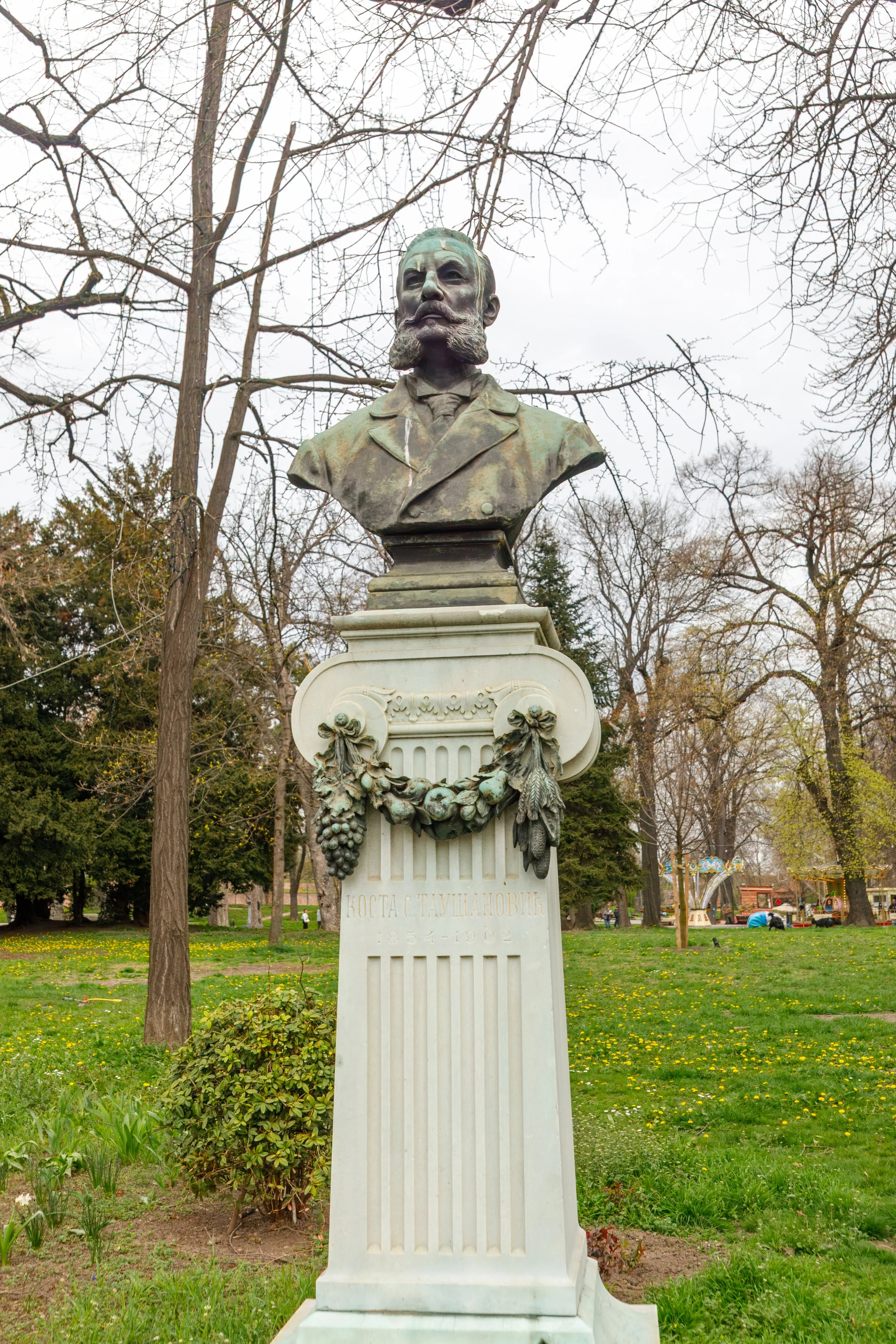  Kosta Taušanović (a prominent Serbian politician, minister, and economist) bust in Kalemegdan Park 