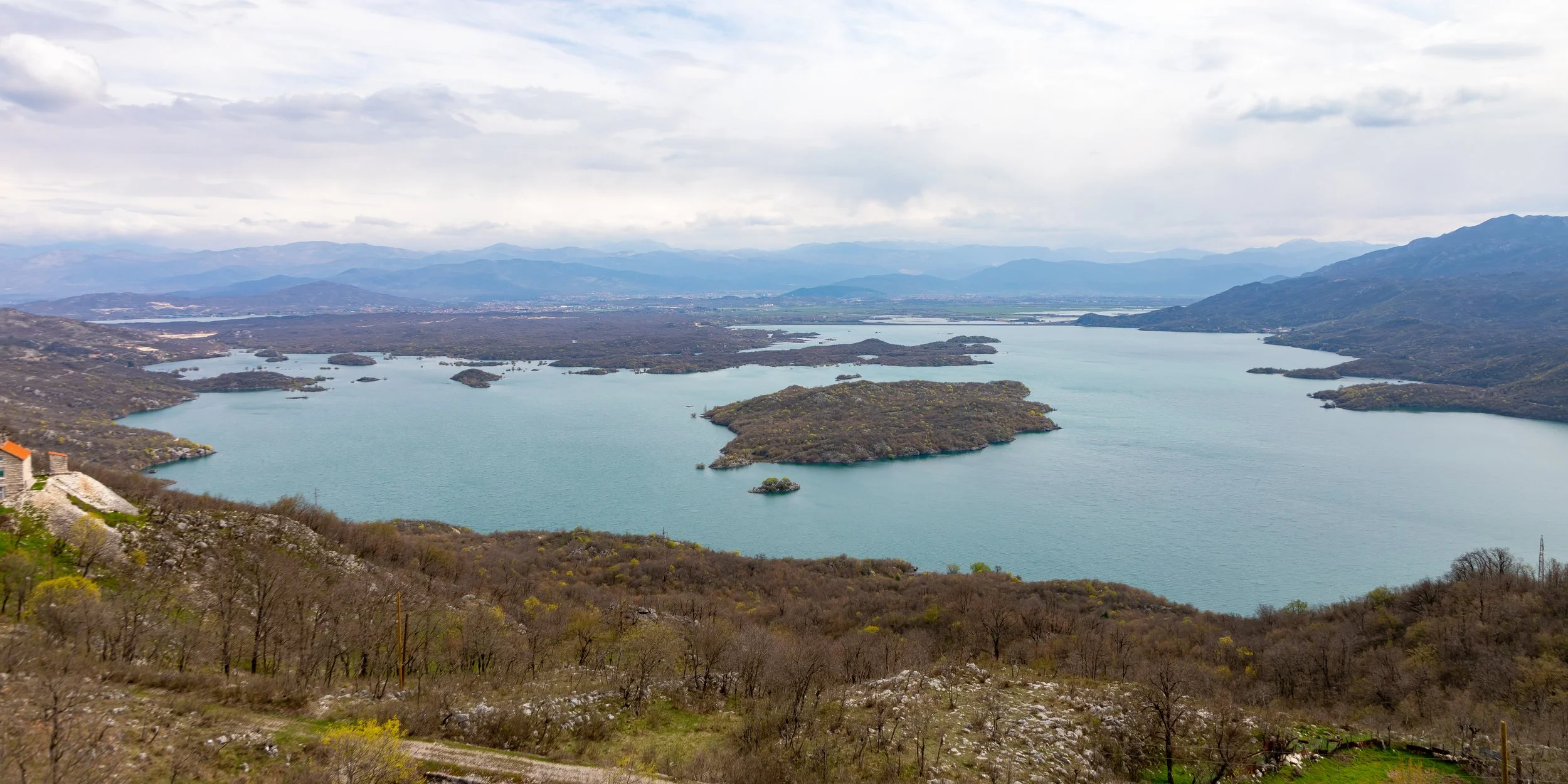  Slansko Lake and surrounding mountains 