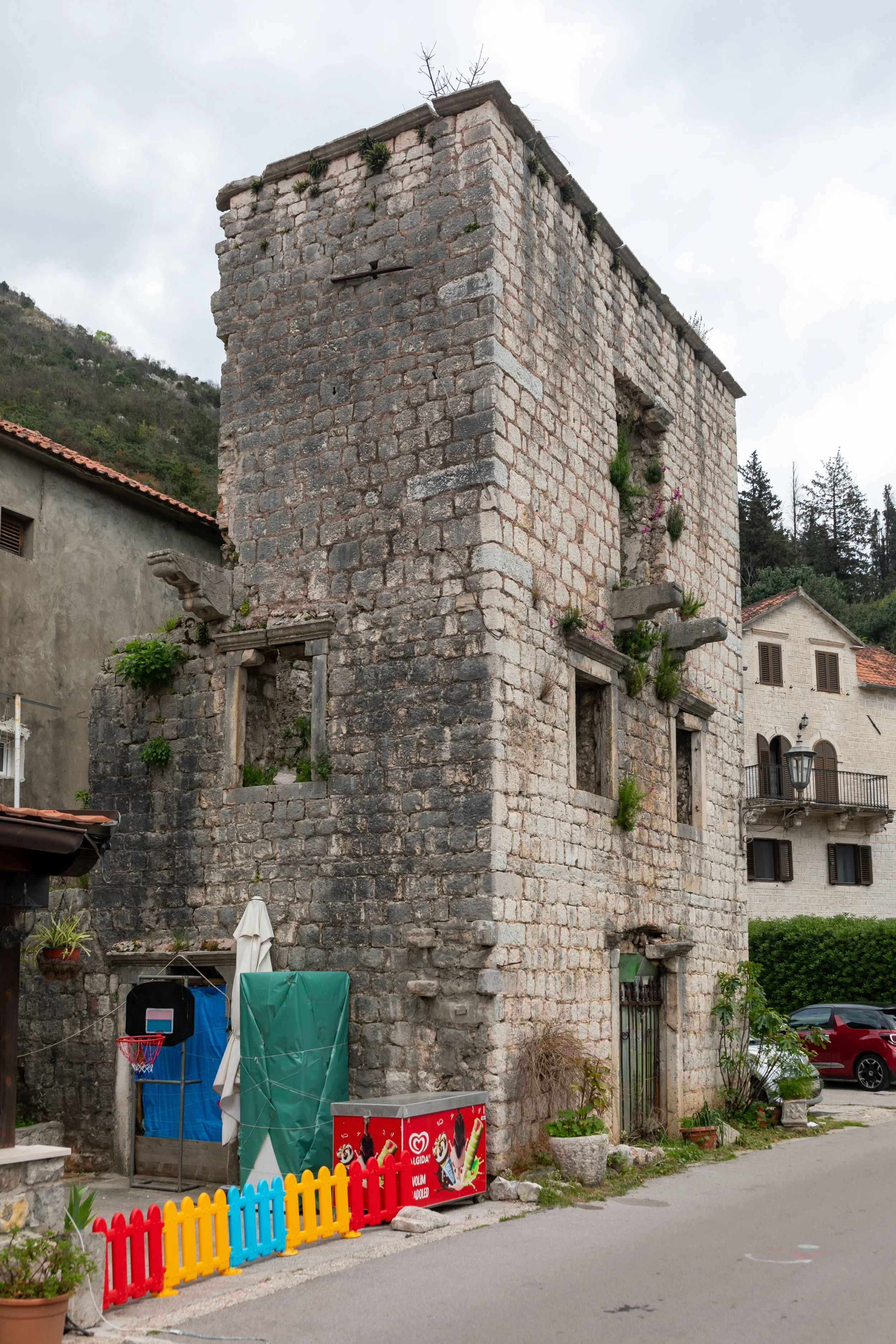  Ruined historic building as we make our way out of Perast 