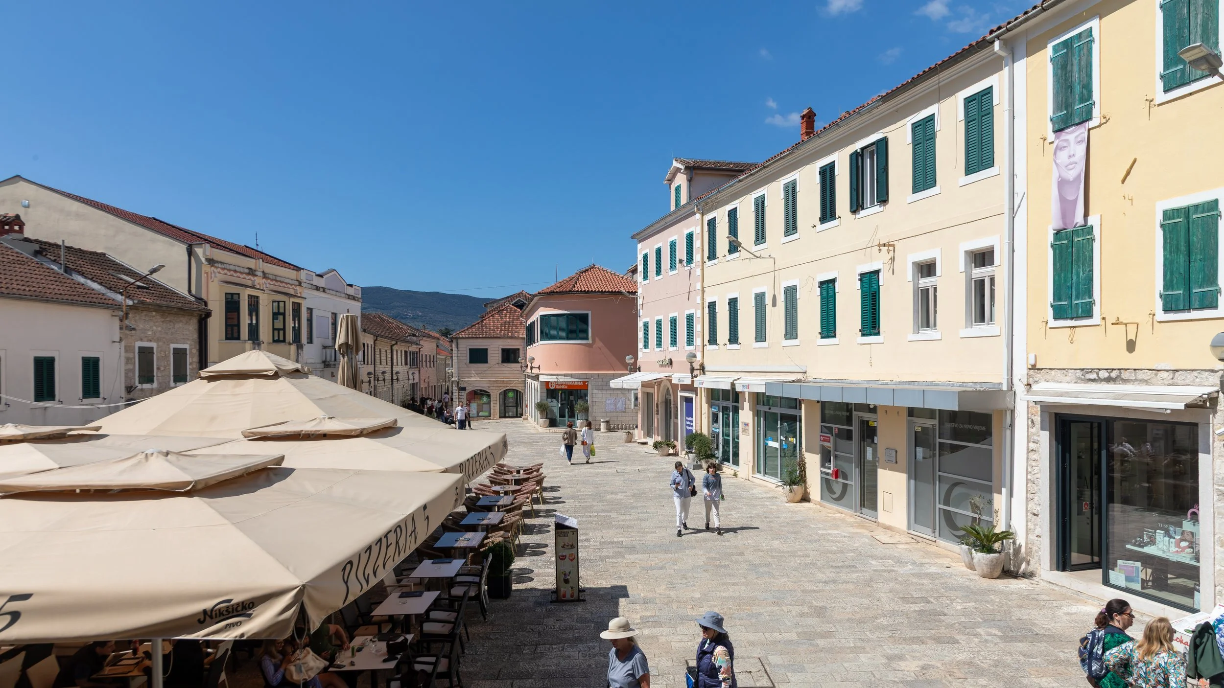  Continuing to explore the Hercig-Novi old town 