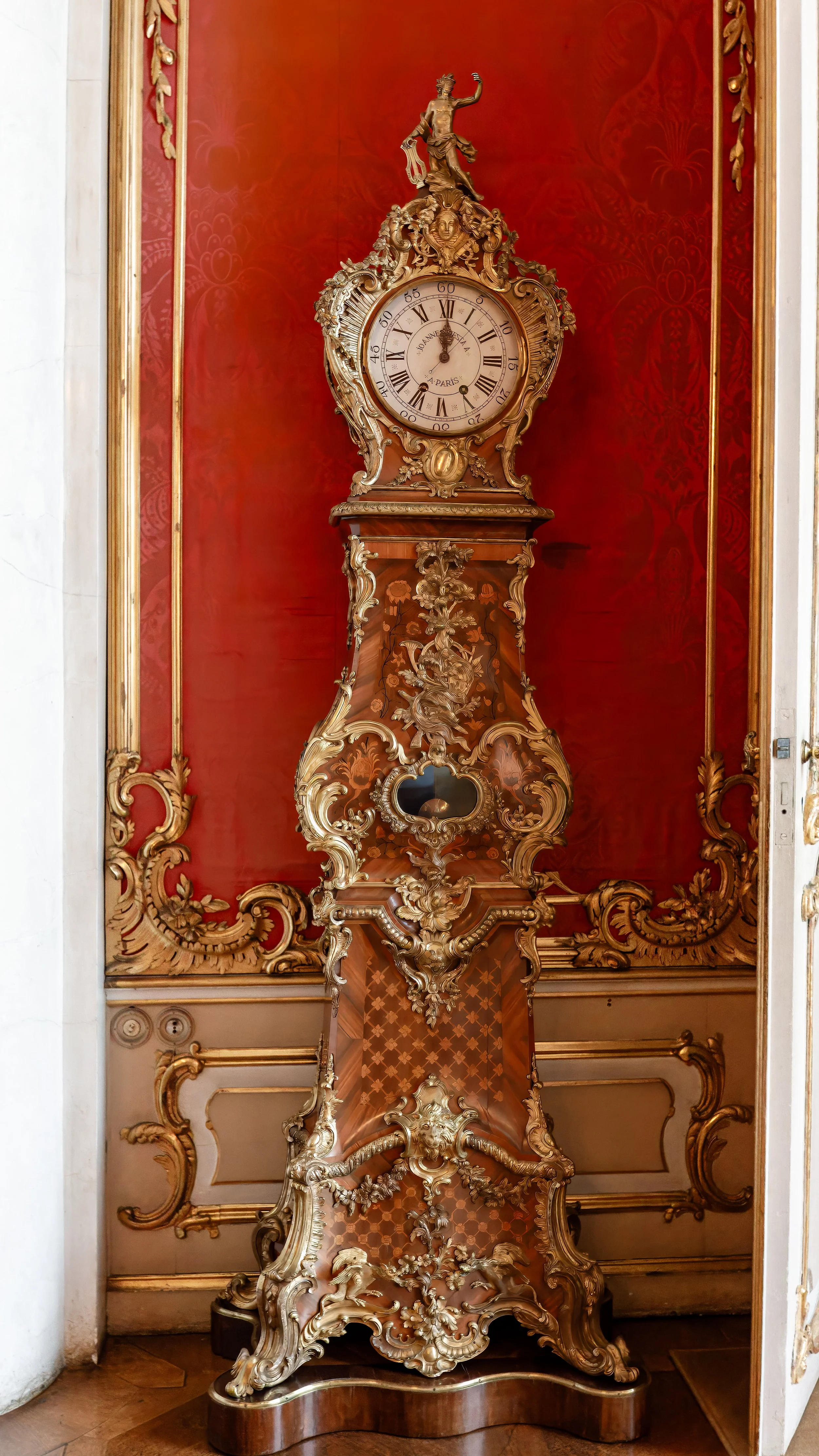  One of many antique clocks in the palace 