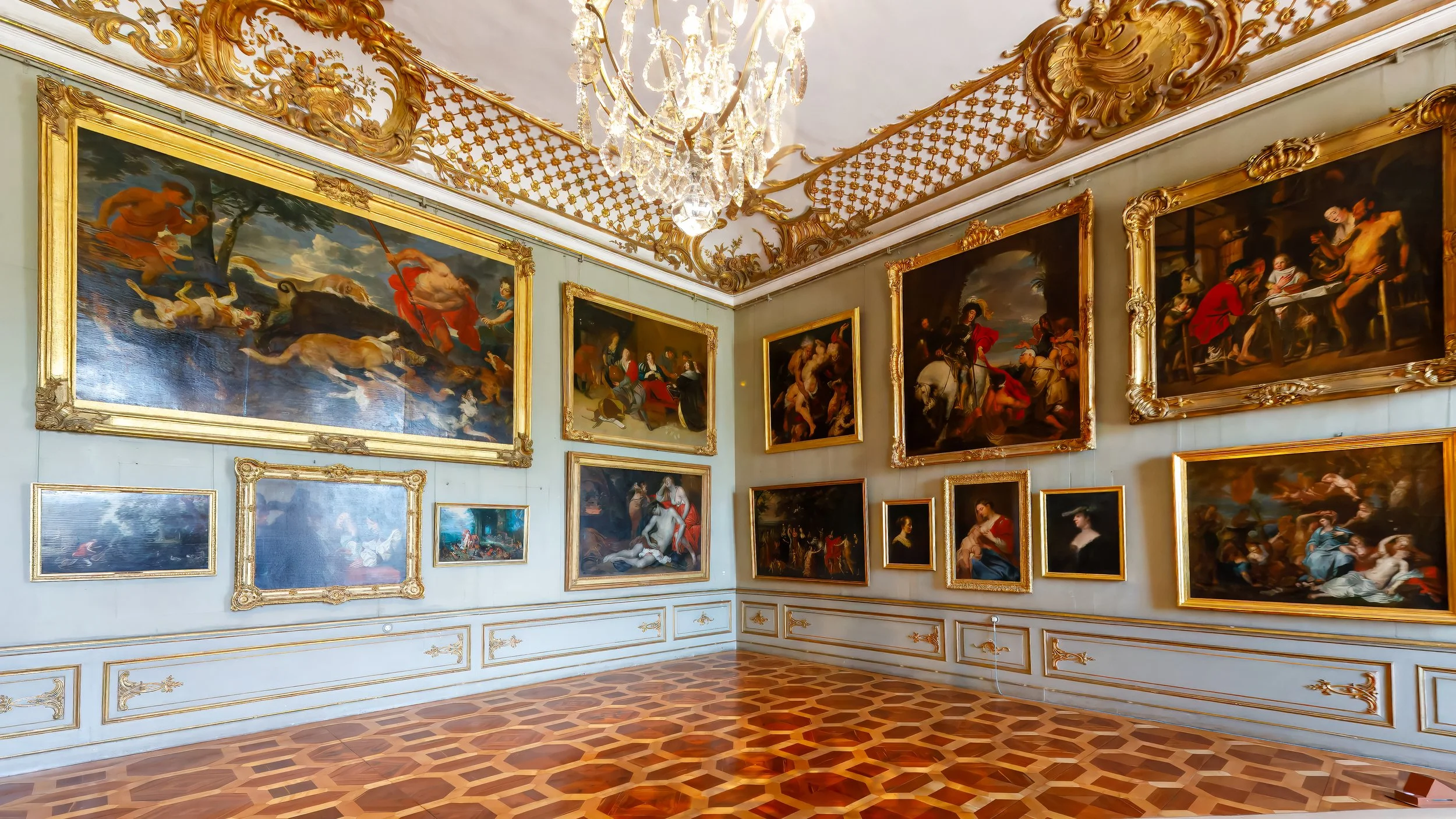  Gallery room 