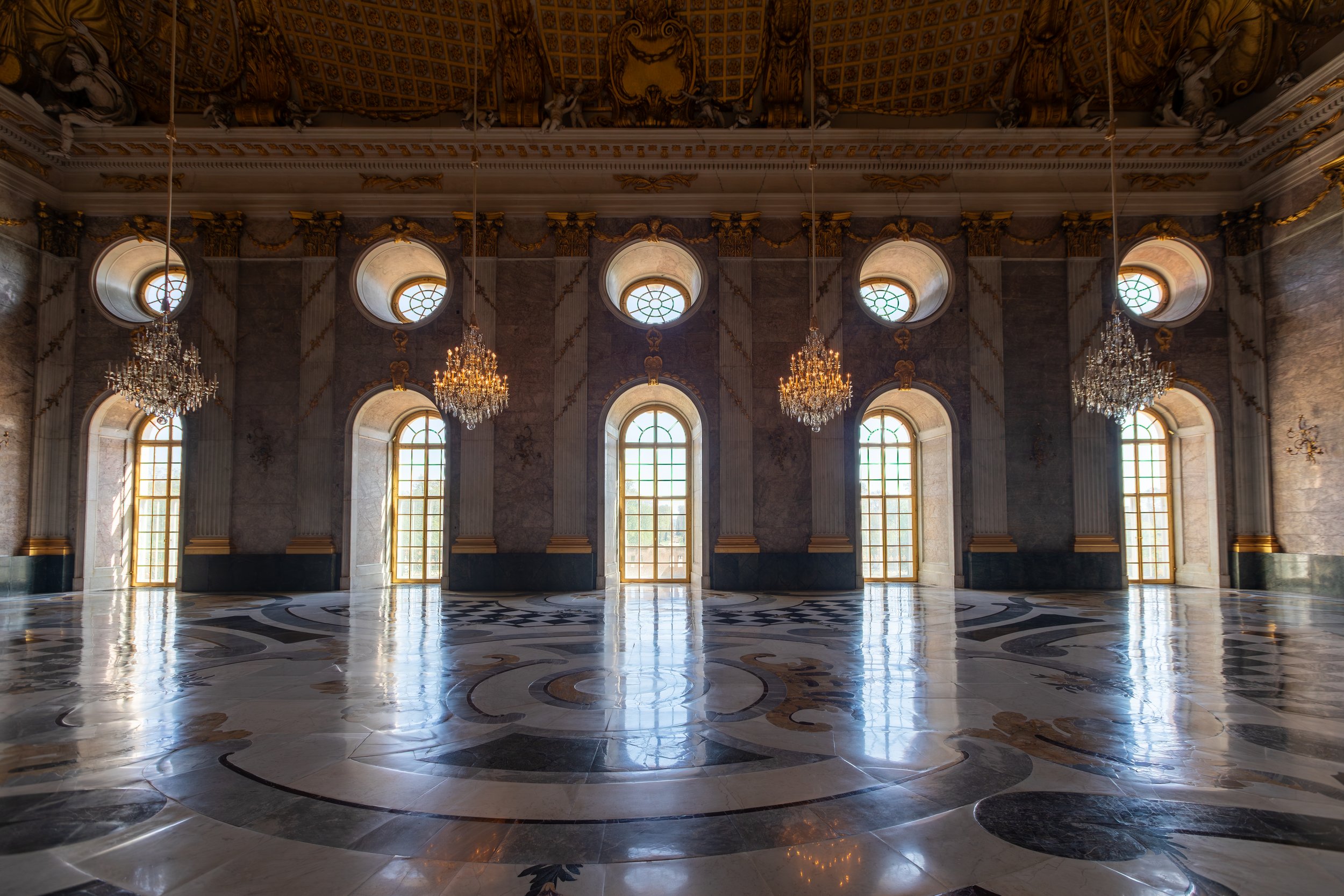  Giant Marble Hall is a major feature of the palace  