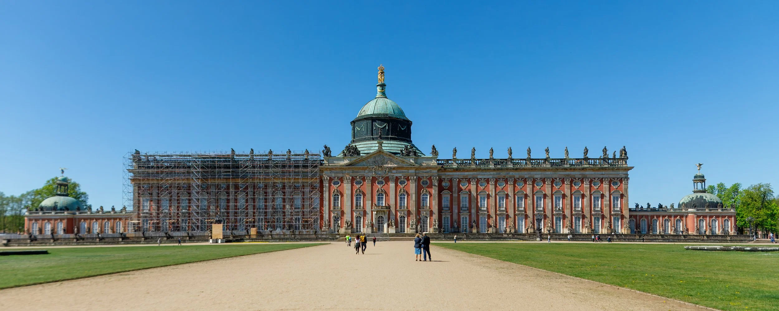  Heading further into the park, one last look at the breadth of the impressive palace 