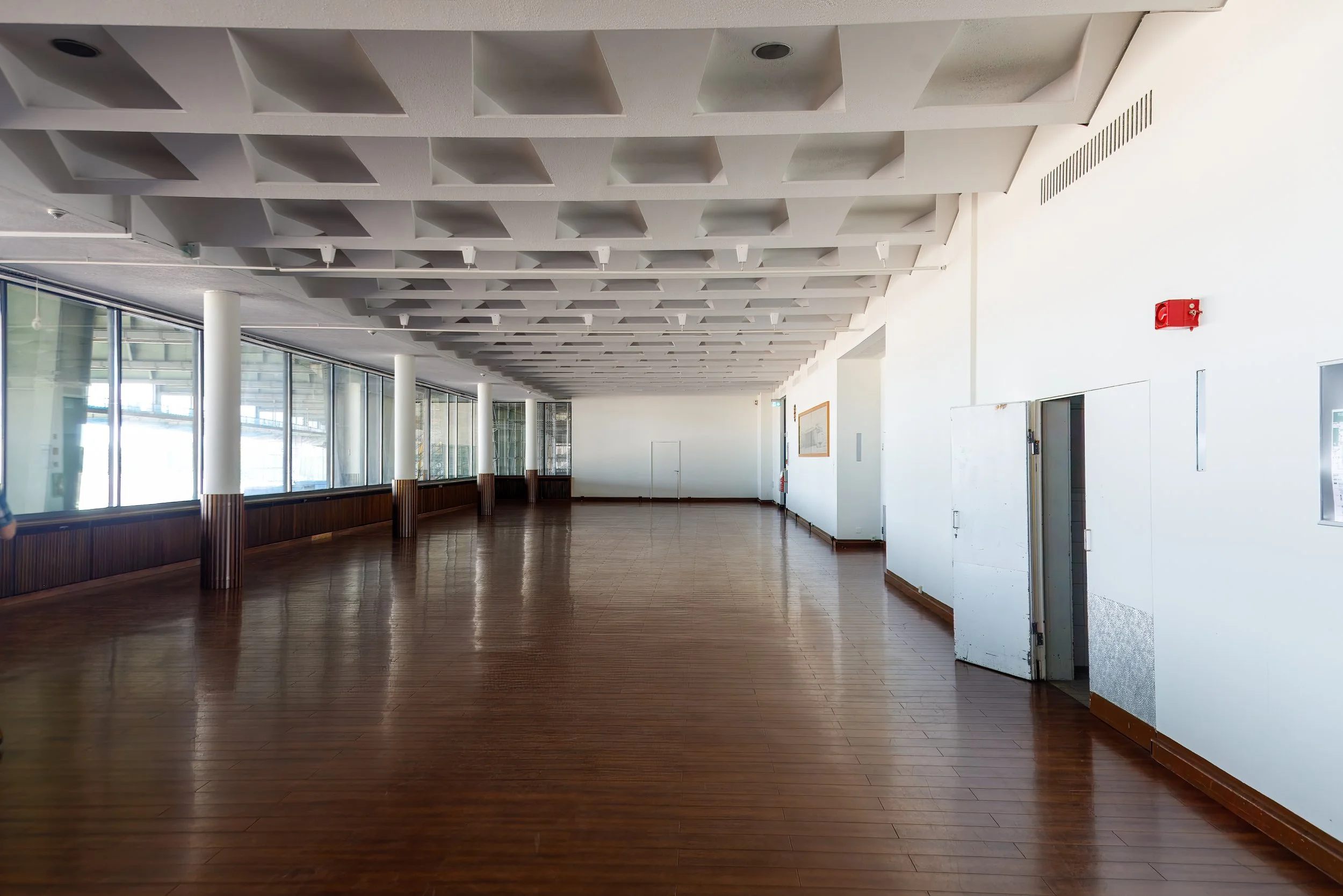  Former terminal restaurant 