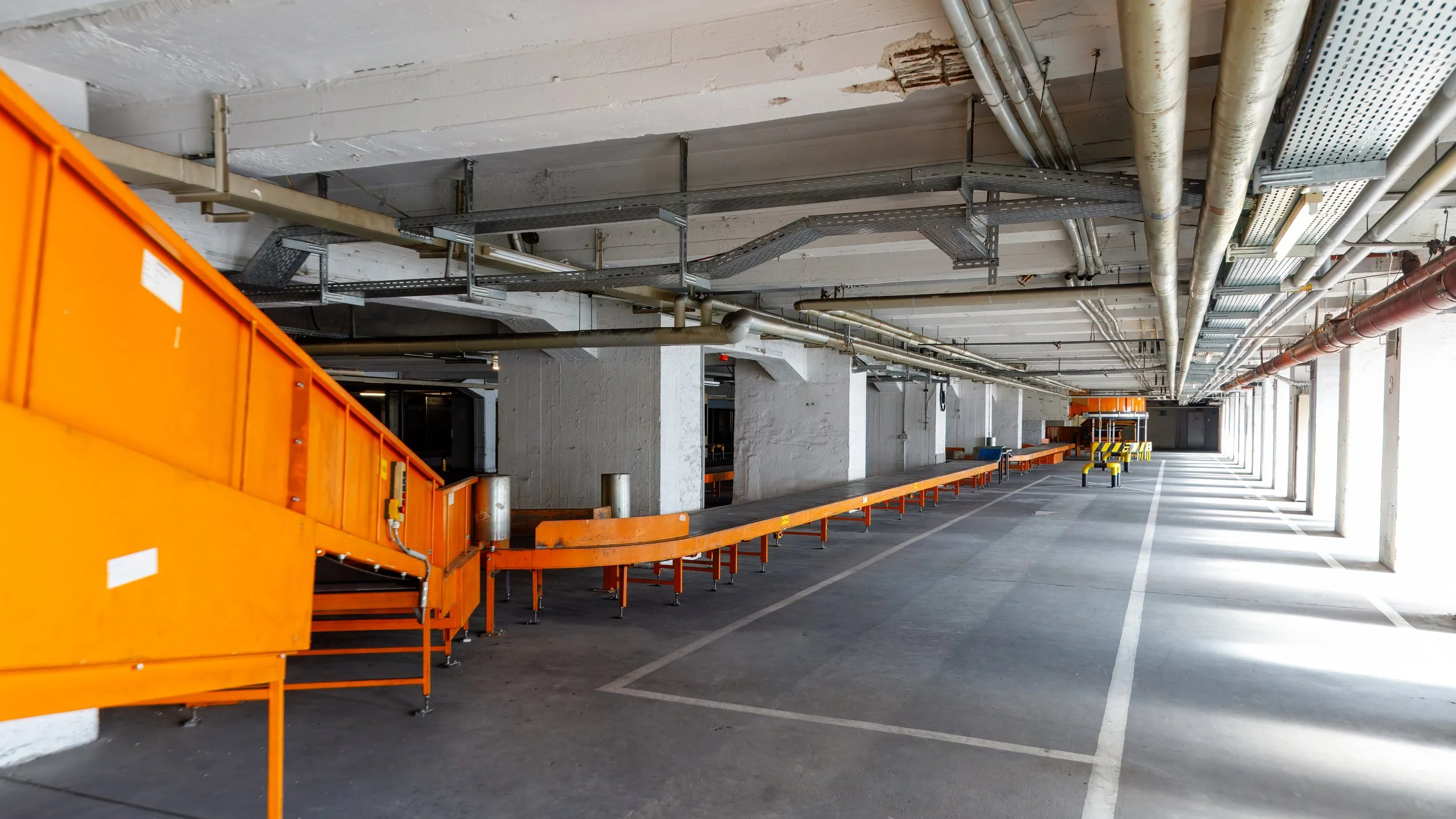  The baggage-handling equipment under the passenger hall pictured earlier 