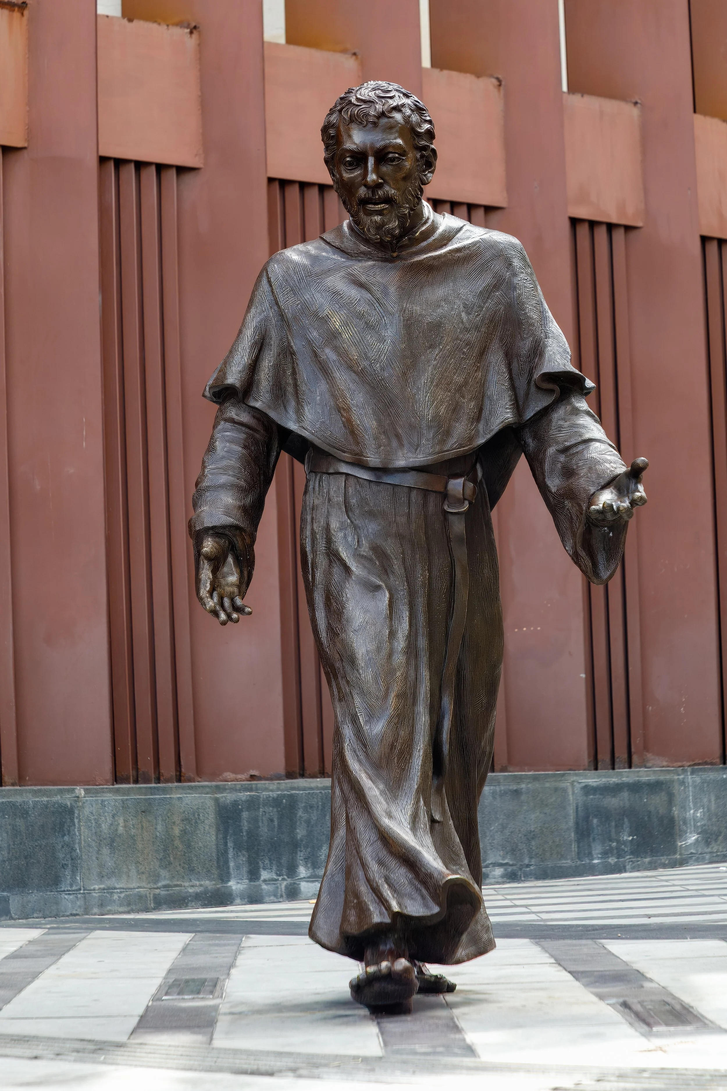 Bronze statue located at the Plaza Huerto San Agustin, our last stop before lunch 