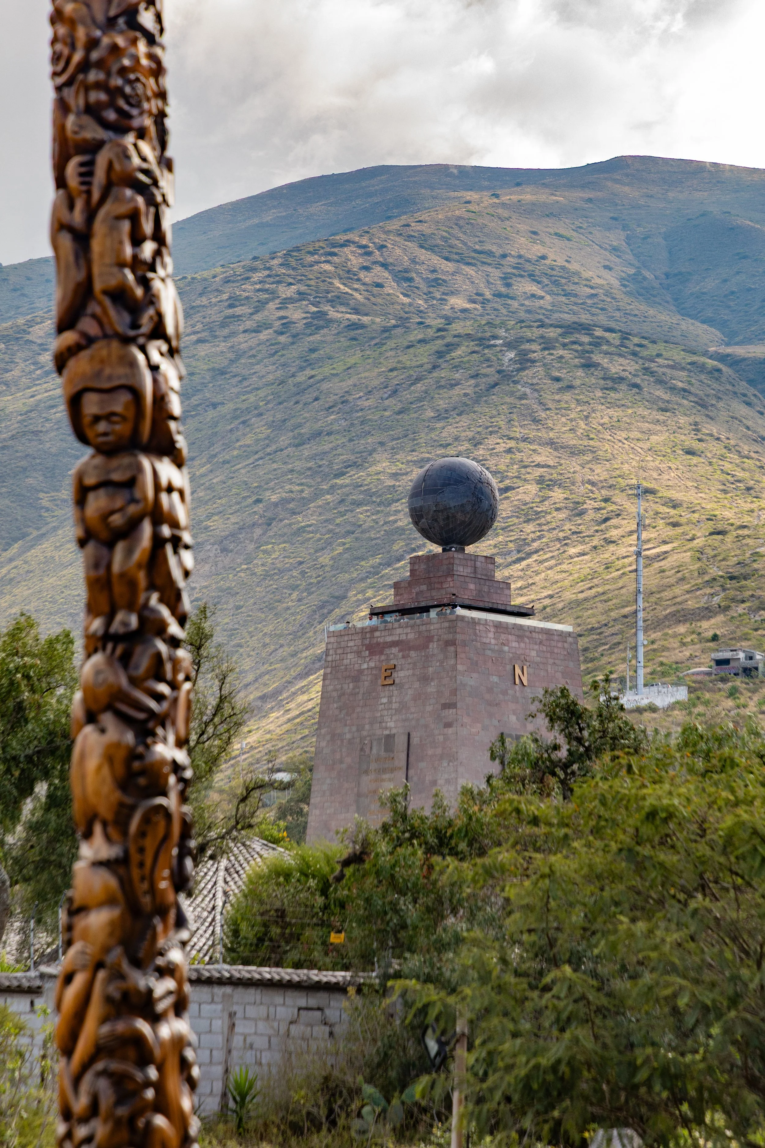  A number of metres away, The Middle of the World monument marks the line where an 18th-century French geodesic mission determined the location of the equator 