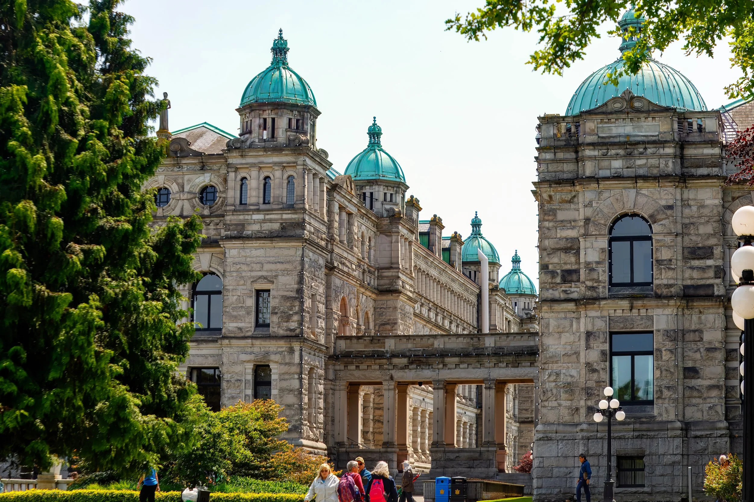  Side view of the Parliament building 